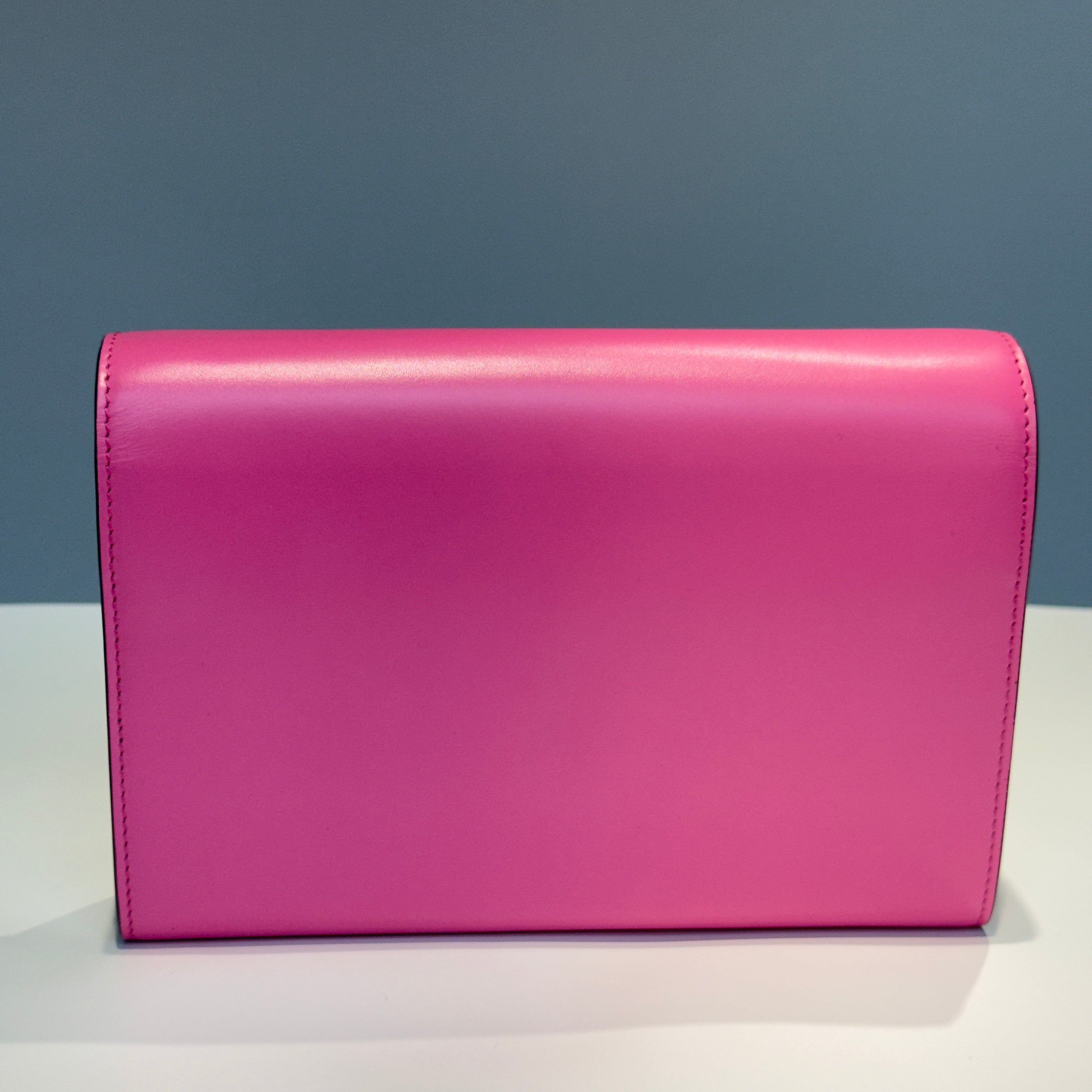 Gucci GG Marmont Chain Wallet Barbie Pink - Queen May