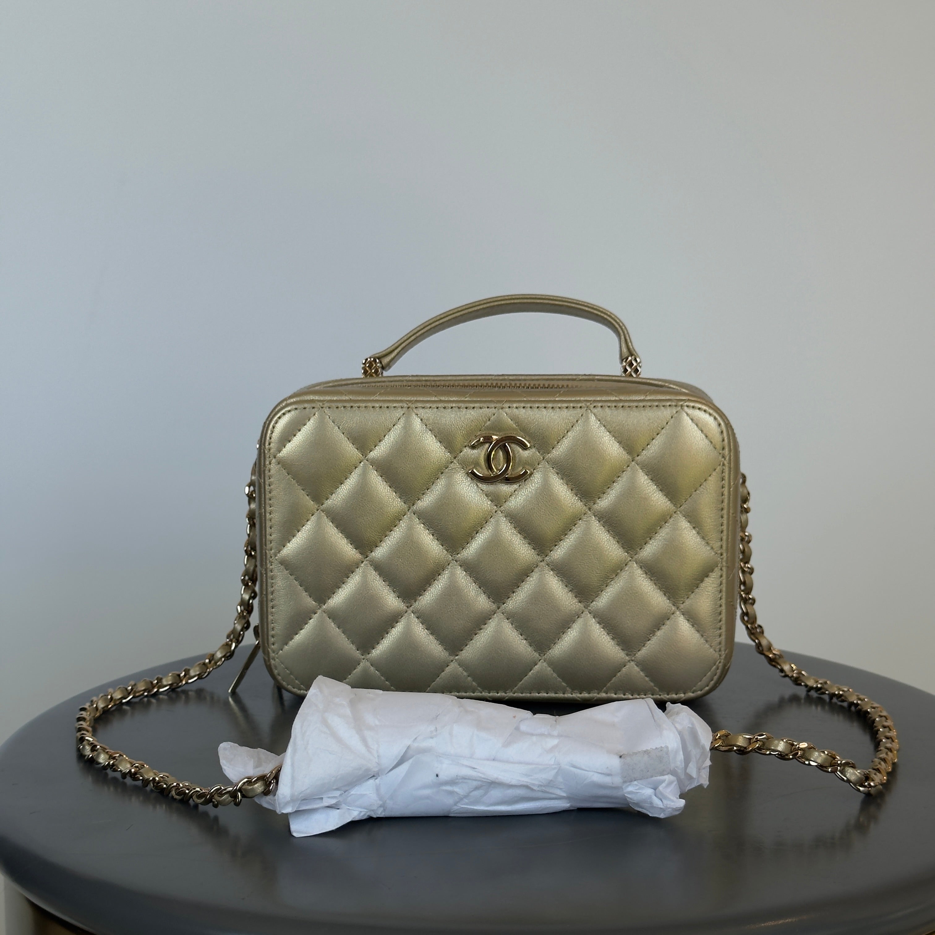 Chanel 22P Top Handle Vanity Case With Mirror - Queen May