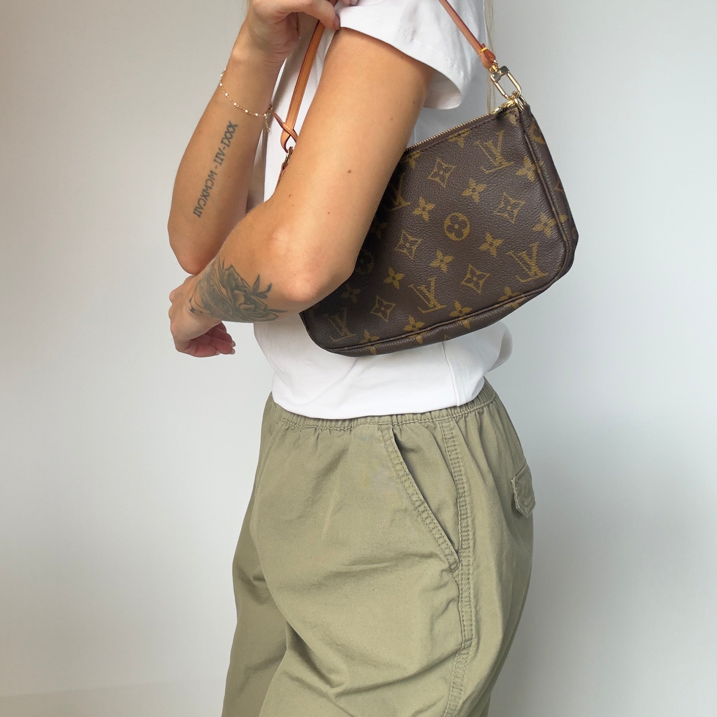 Louis Vuitton Monogram Pochette - Queen May