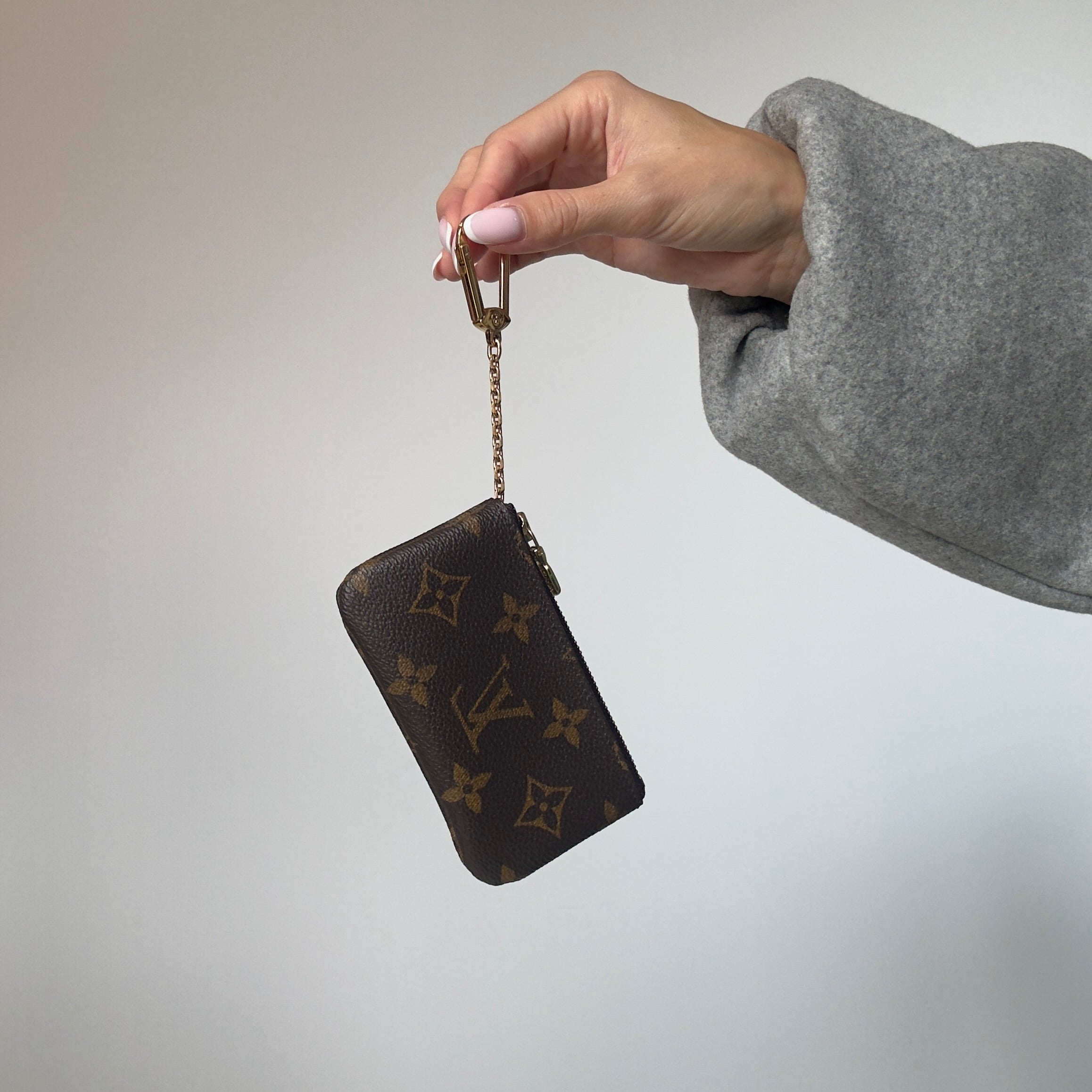 Louis Vuitton Monogram Key Pouch - Queen May