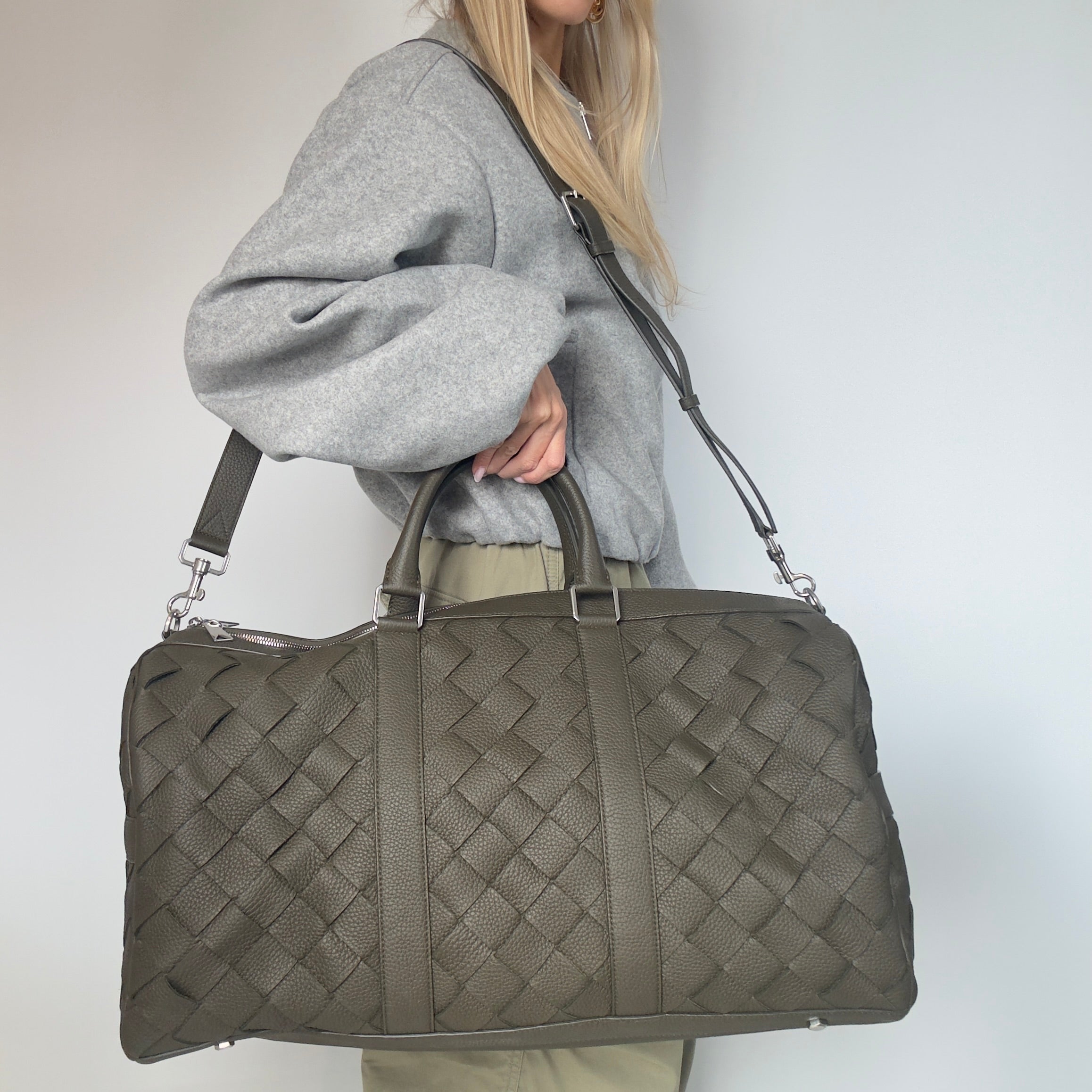 Bottega Veneta Mens Intrecciato Grained Leather Duffel Bag - Queen May