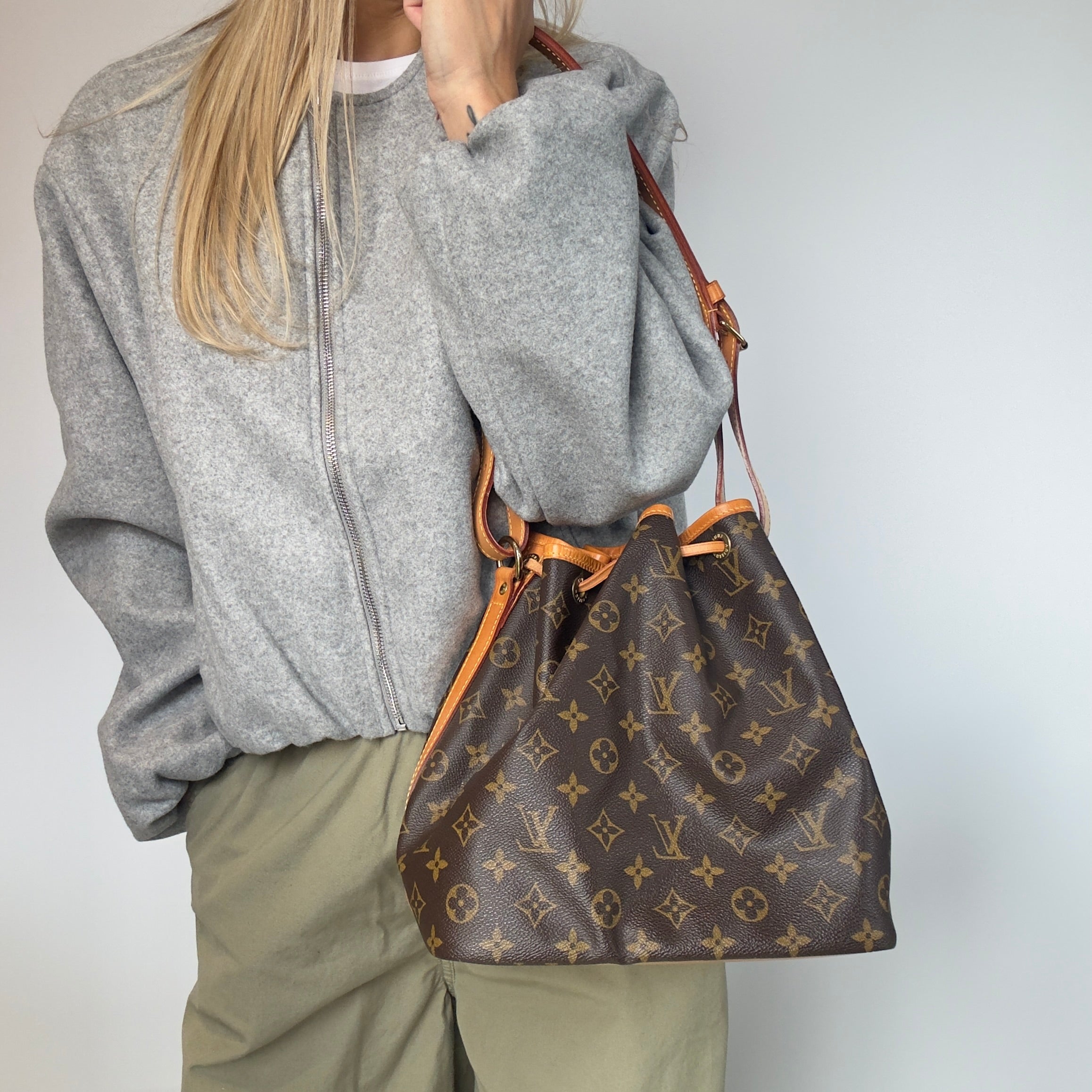 Louis Vuitton Monogram Noe Petit - Queen May