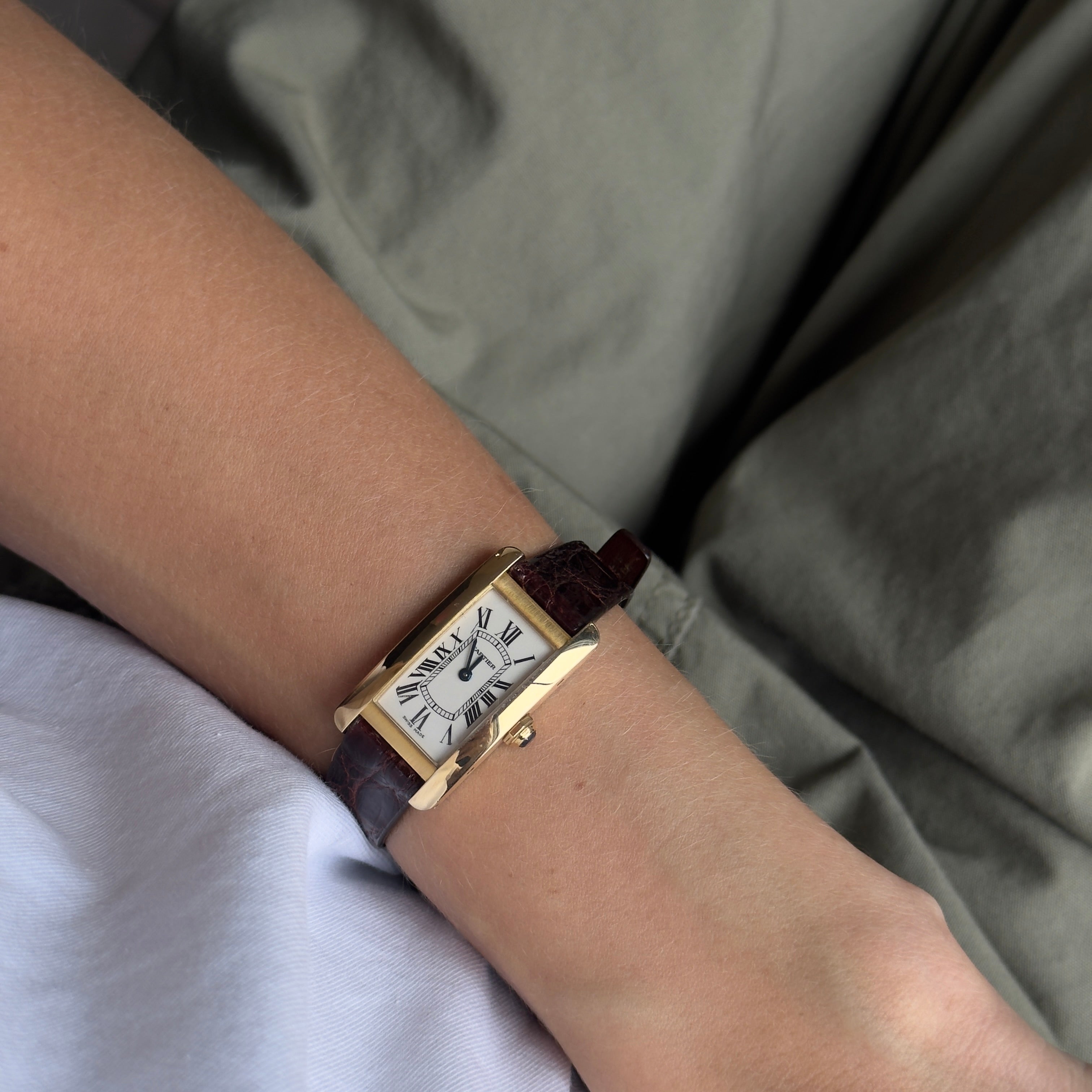 Cartier Tank Américaine 18K Yellow Gold Model 2482 White Roman Numeral Dial Quartz With Box and Papers