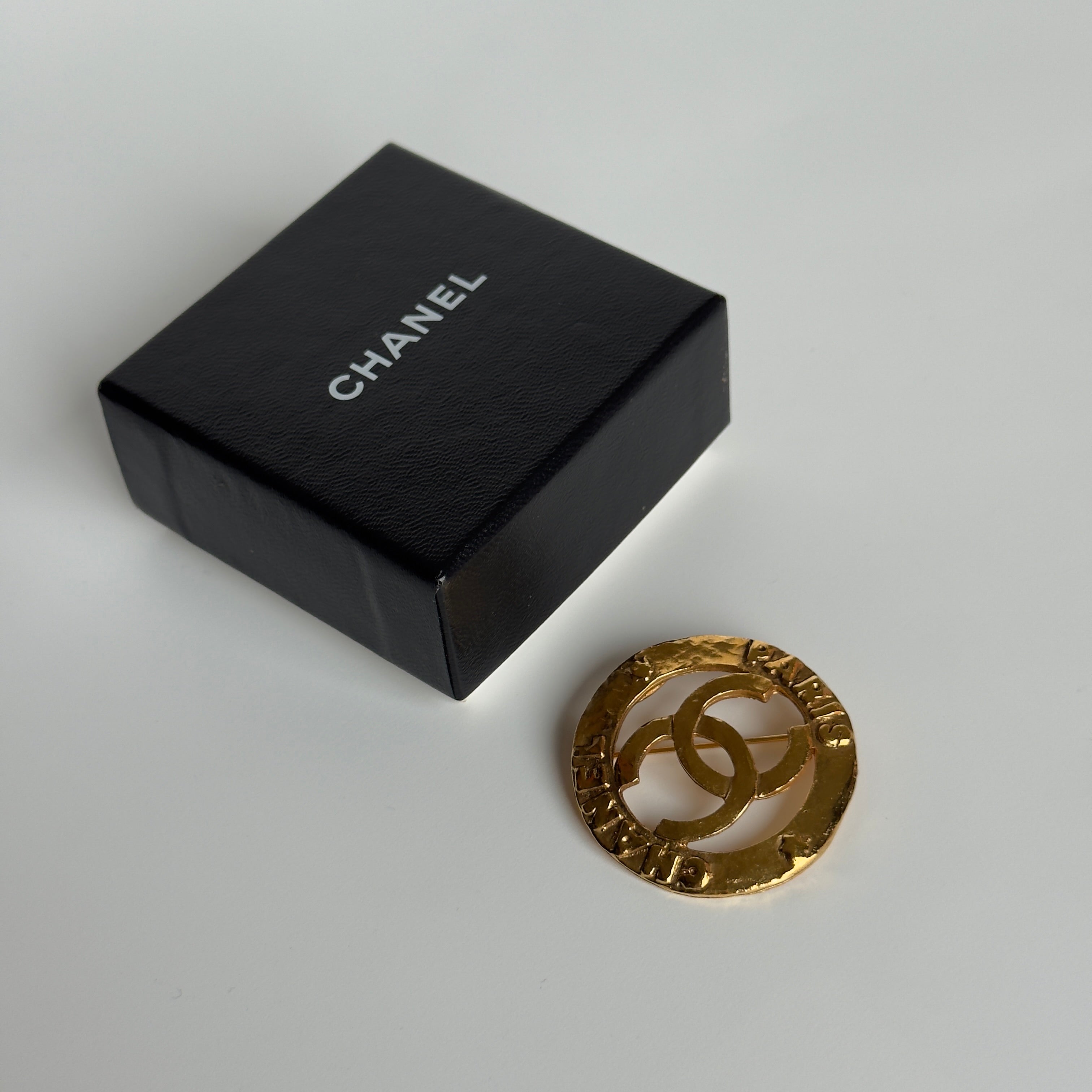 Vintage Chanel Round Gold Plated Brooch - Queen May