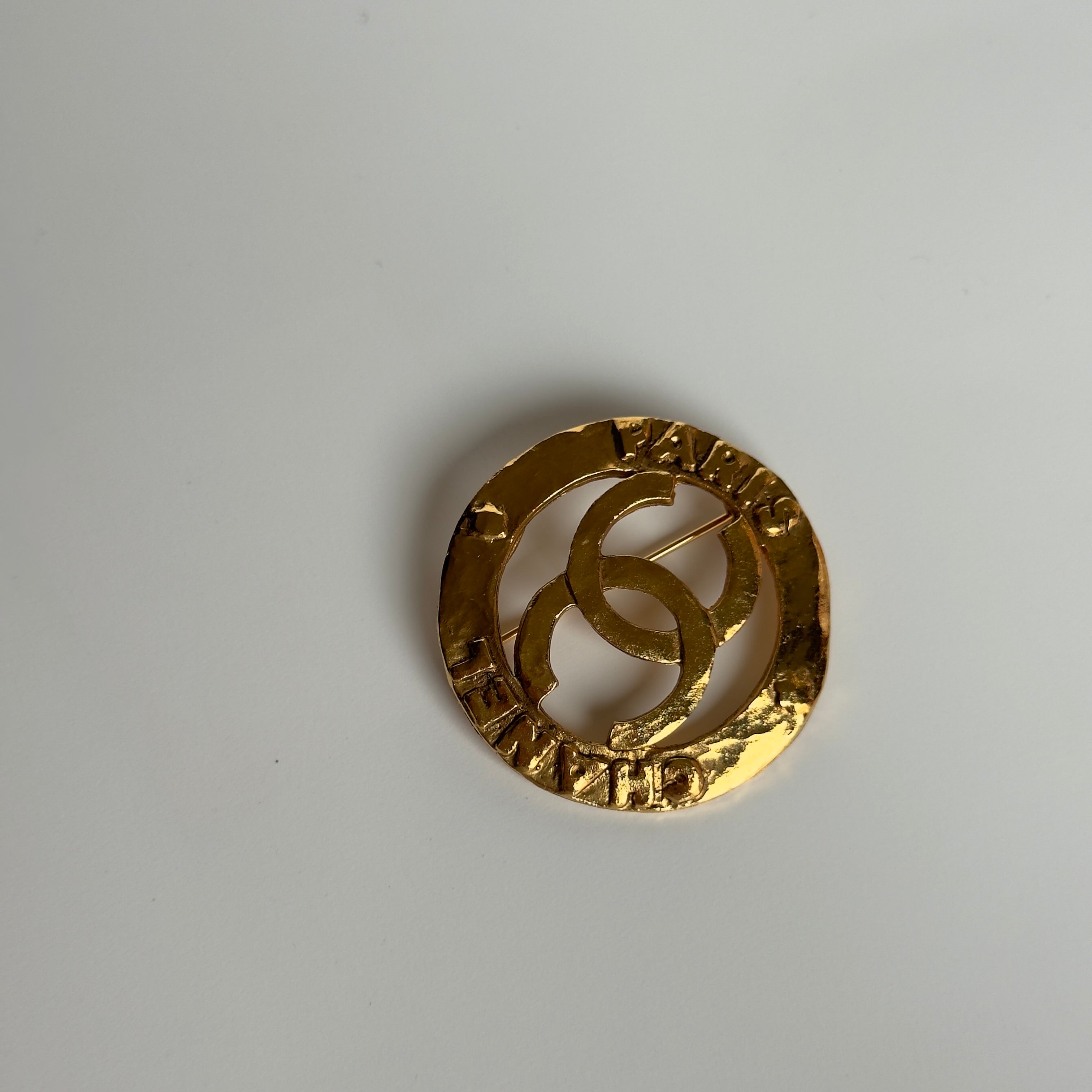 Vintage Chanel Round Gold Plated Brooch - Queen May