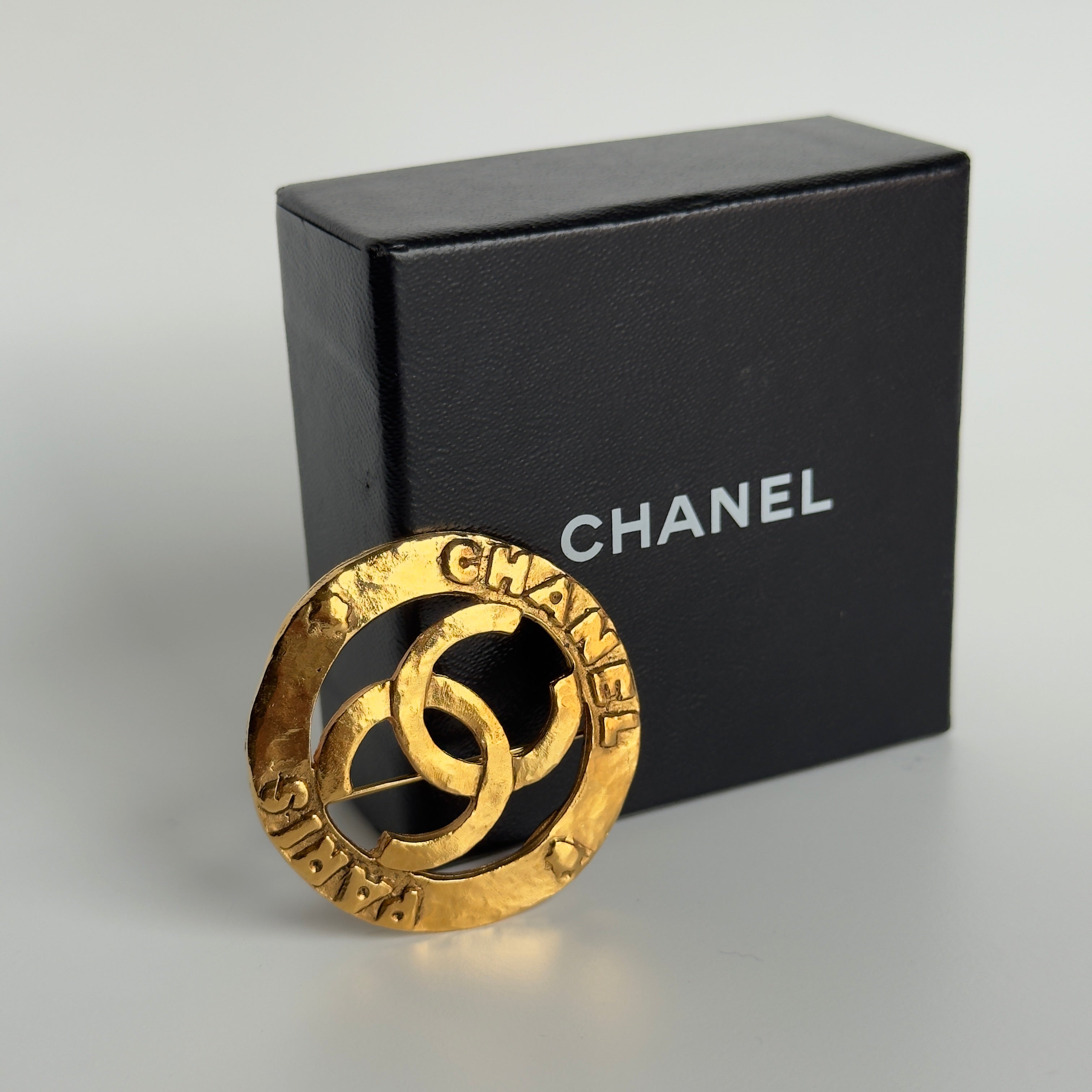 Vintage Chanel Round Gold Plated Brooch - Queen May
