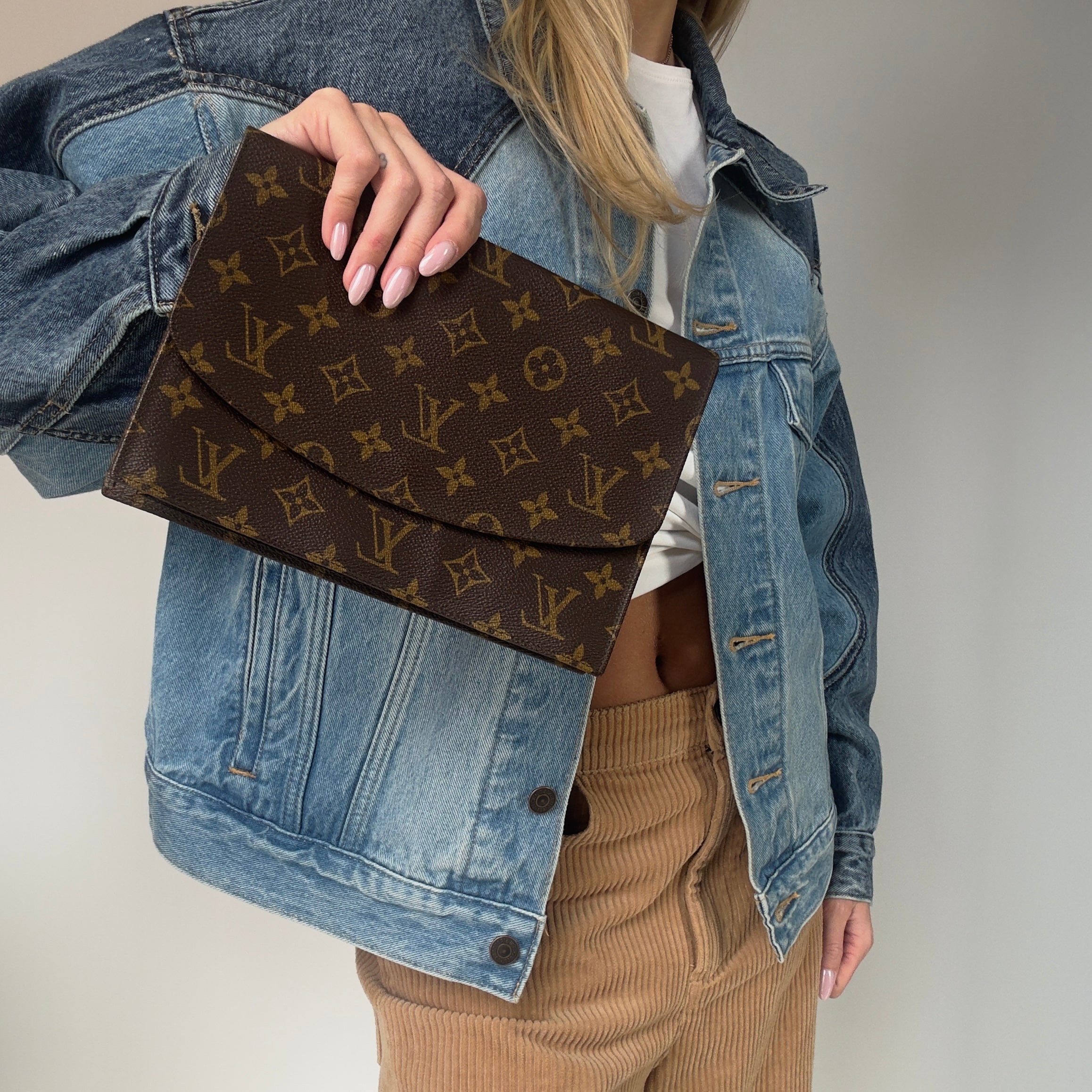 Louis Vuitton Rabat 23 - Queen May