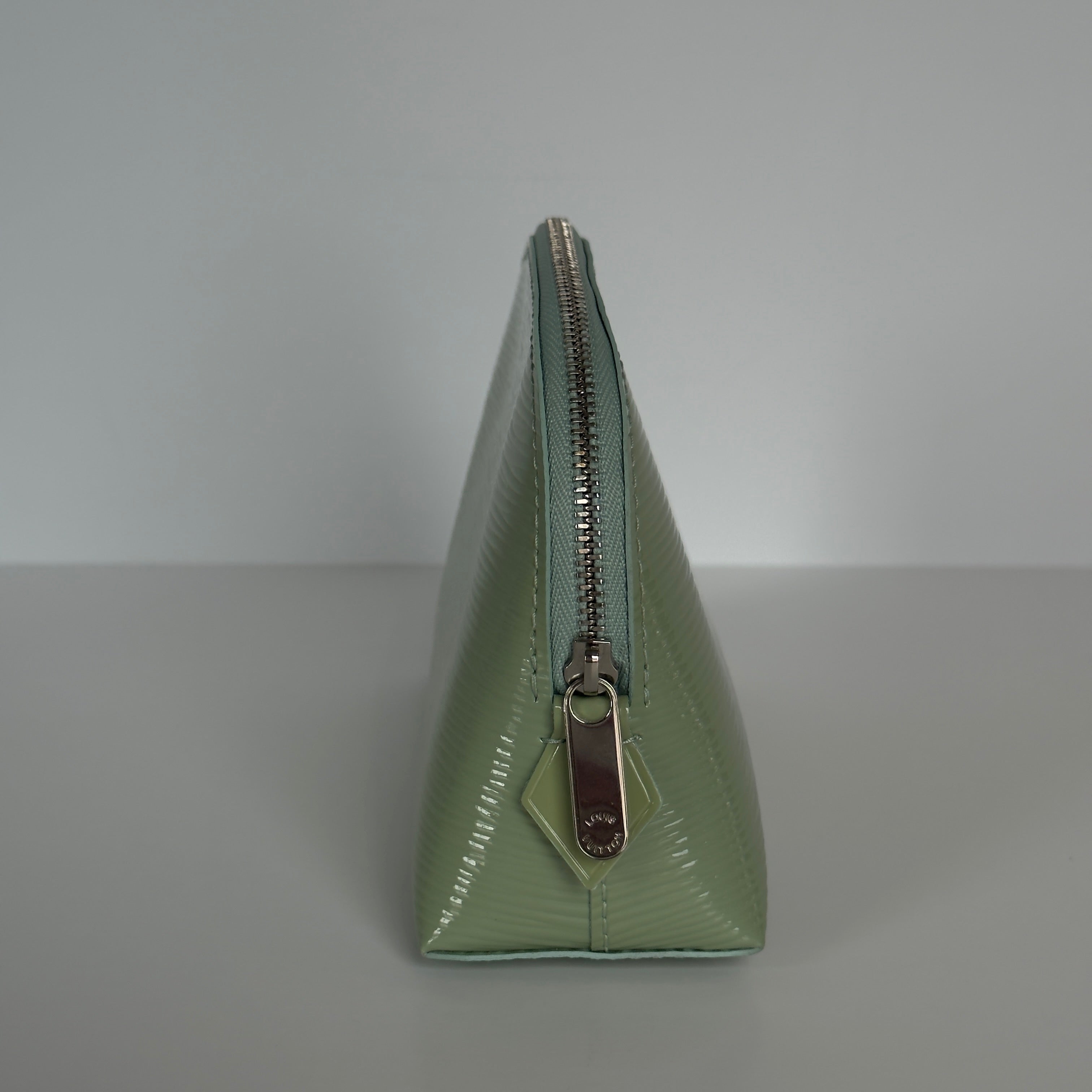 Rare Louis Vuitton Epi Cosmetic Pouch Amande Electric - Queen May