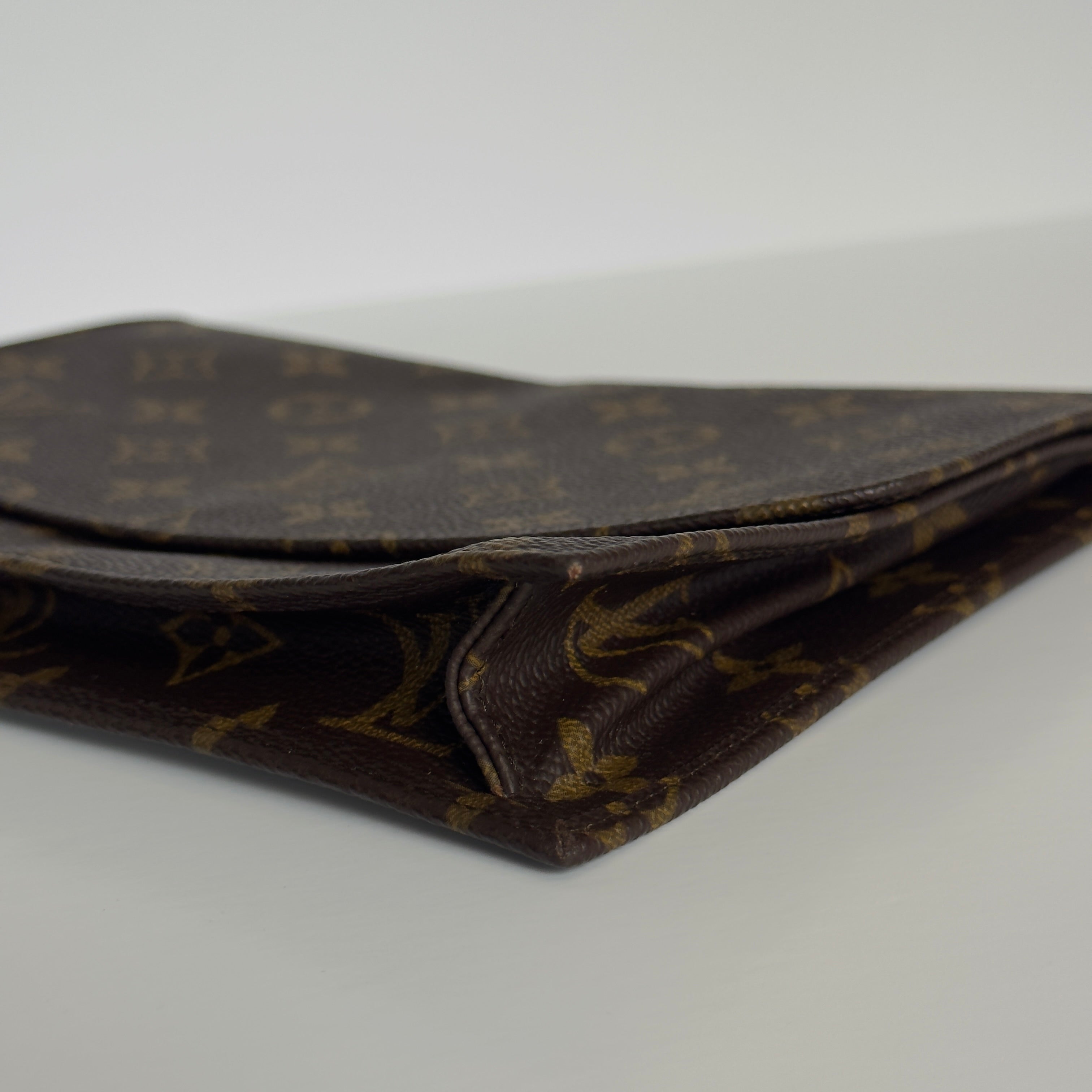 Louis Vuitton Rabat 23 - Queen May