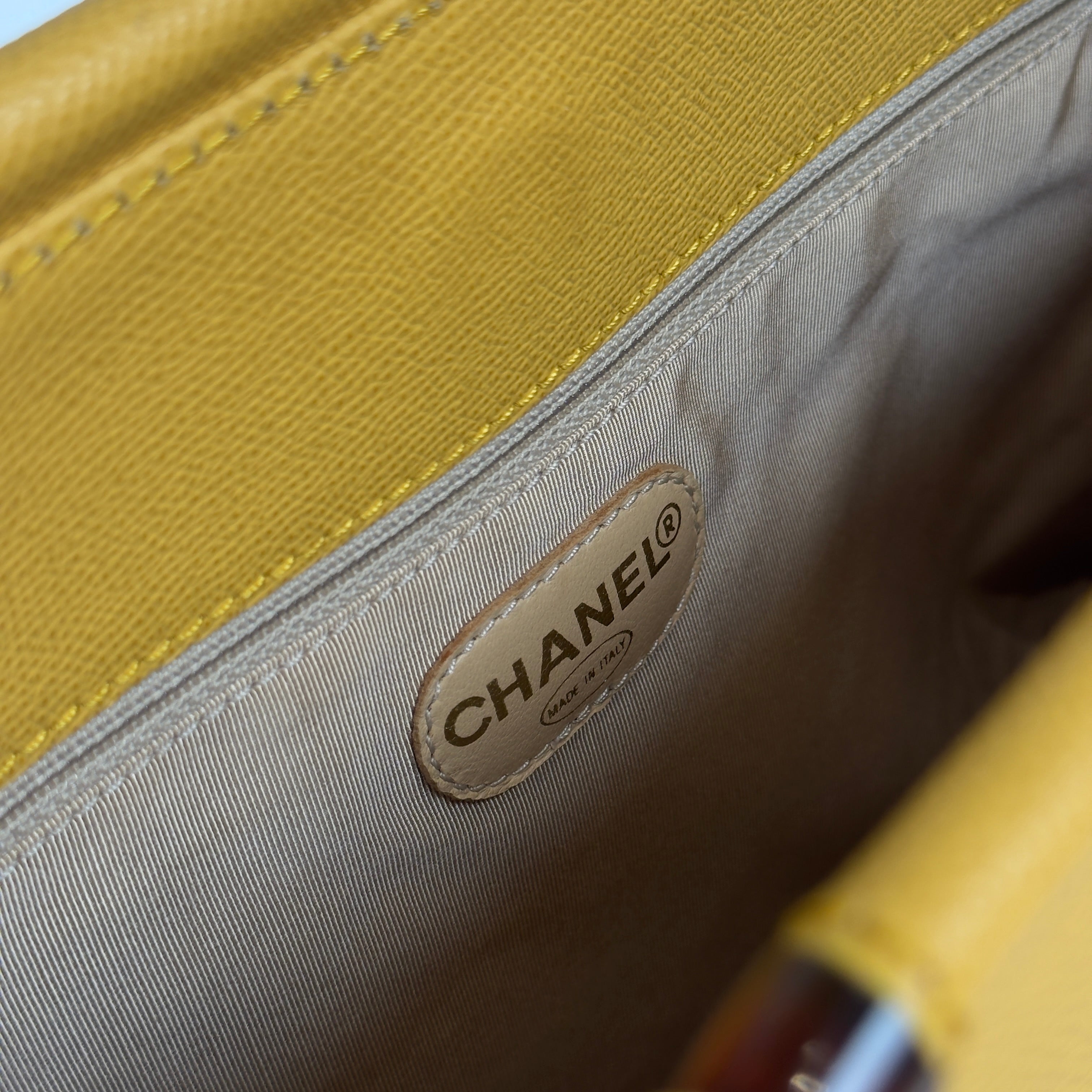 Chanel Grained Calfskin Tortoise Top Handle Tote Bag - Queen May