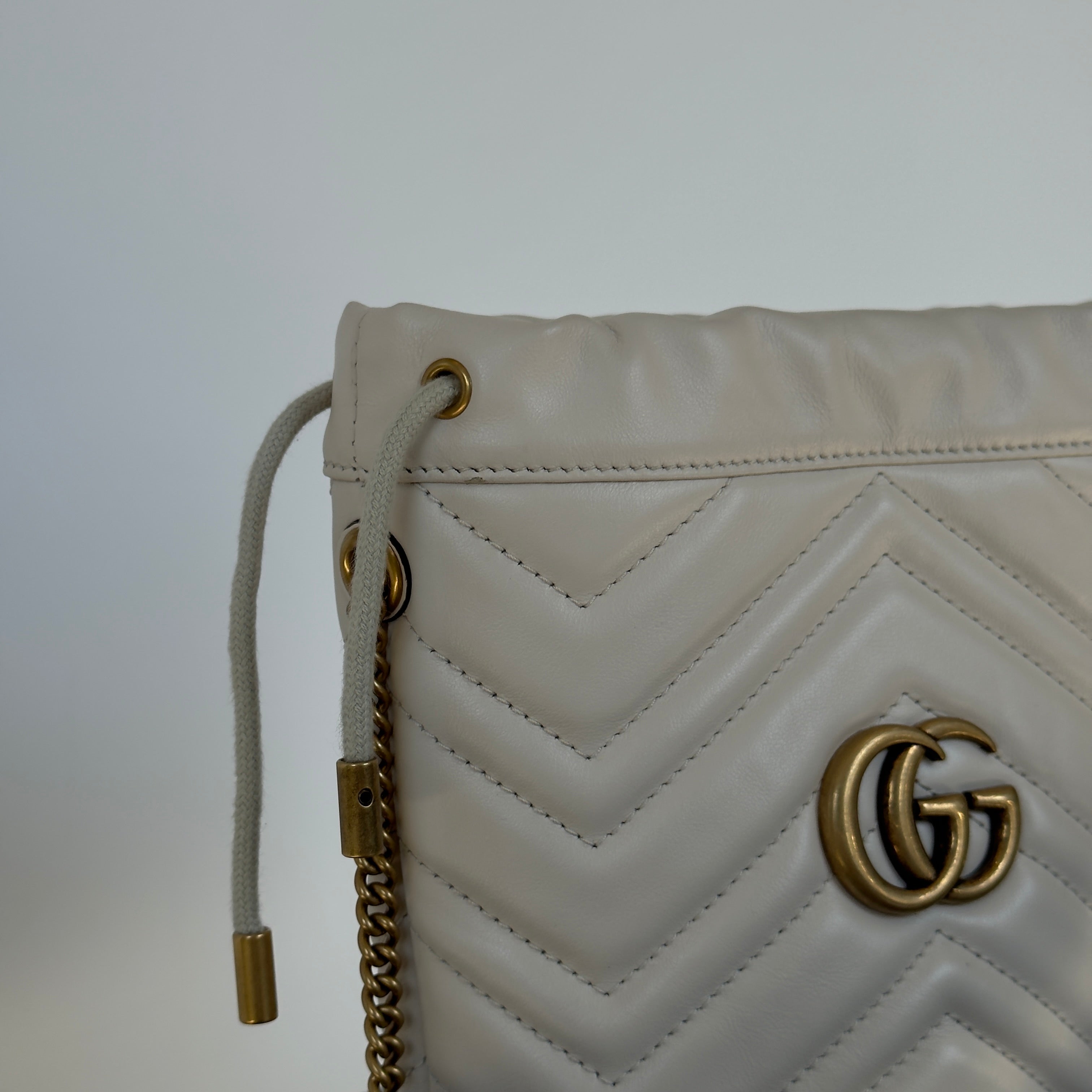 Gucci Mini Bucket Marmont - Queen May