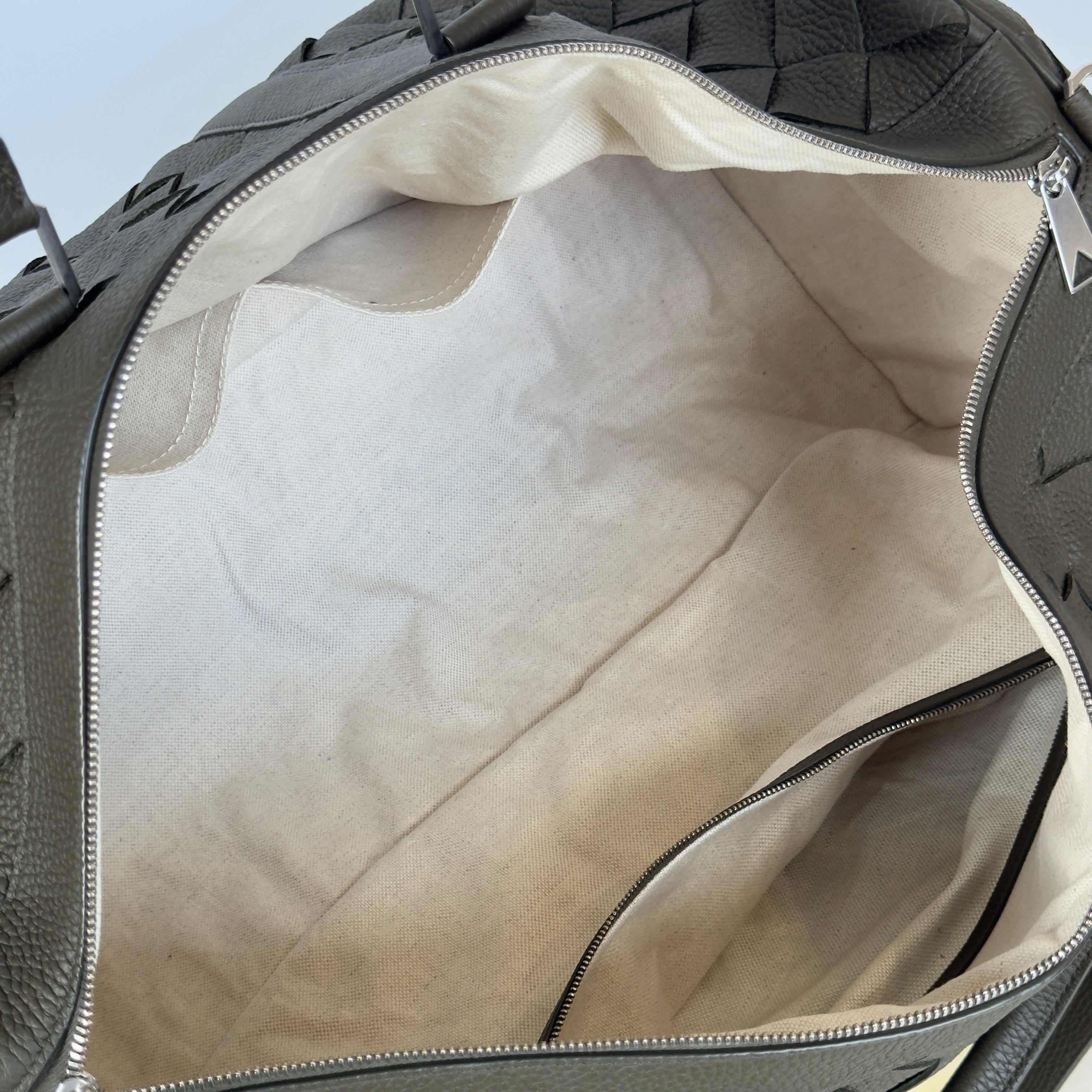 Bottega Veneta Mens Intrecciato Grained Leather Duffel Bag - Queen May