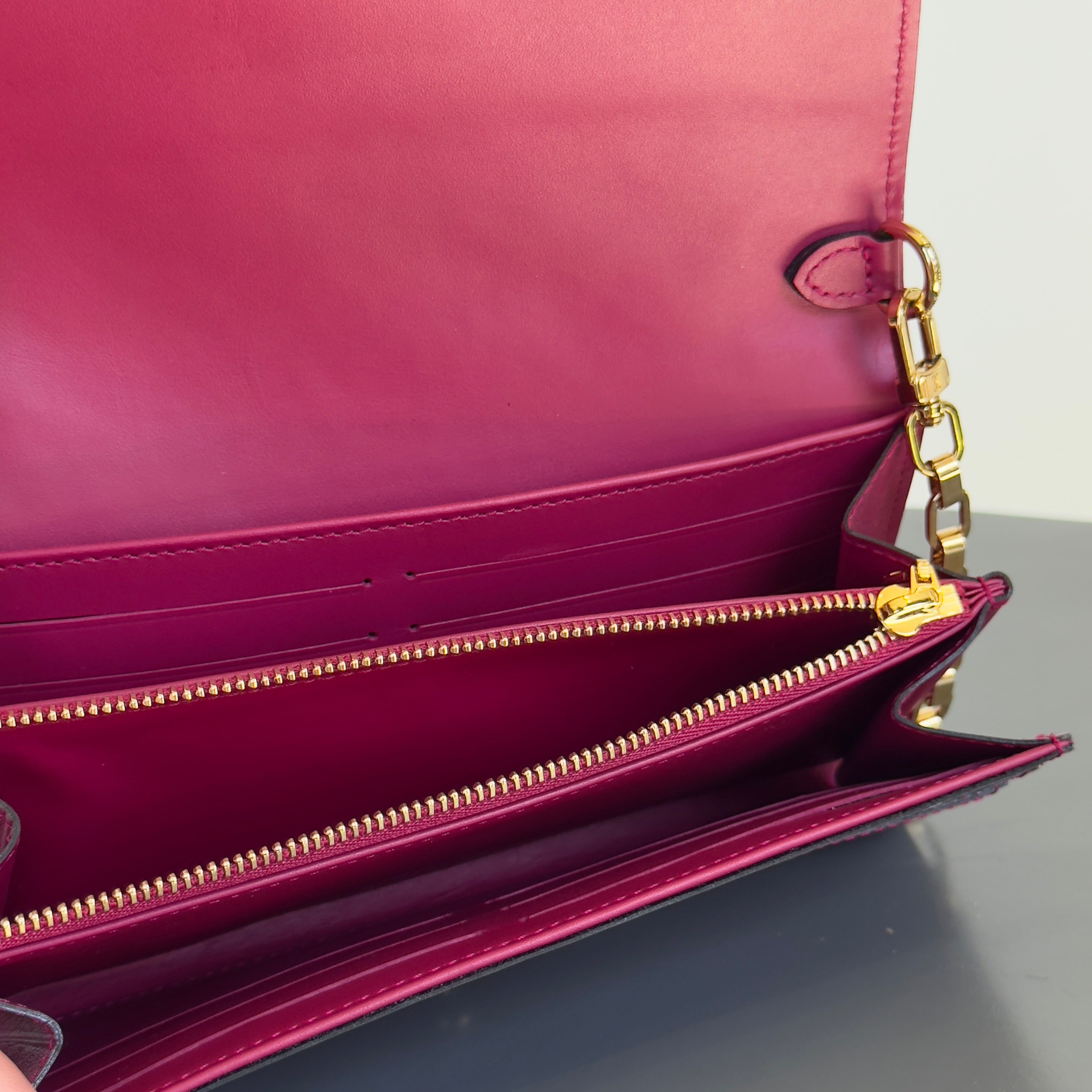 Louis Vuitton Monogram Vernis Portefeuille Sarah Chain Shoulder Bag - Queen May
