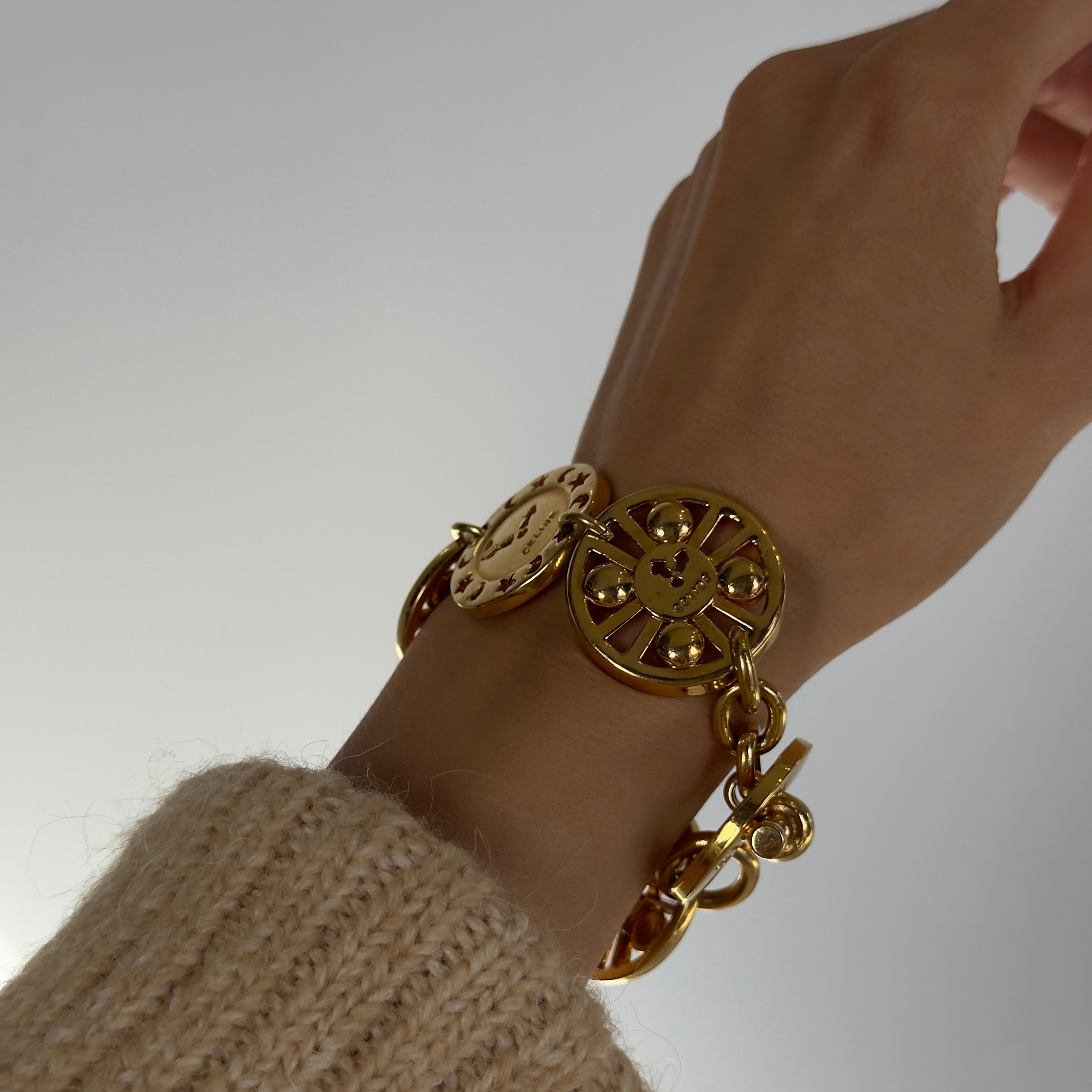 Celine Bracelet Circle Charms - Queen May