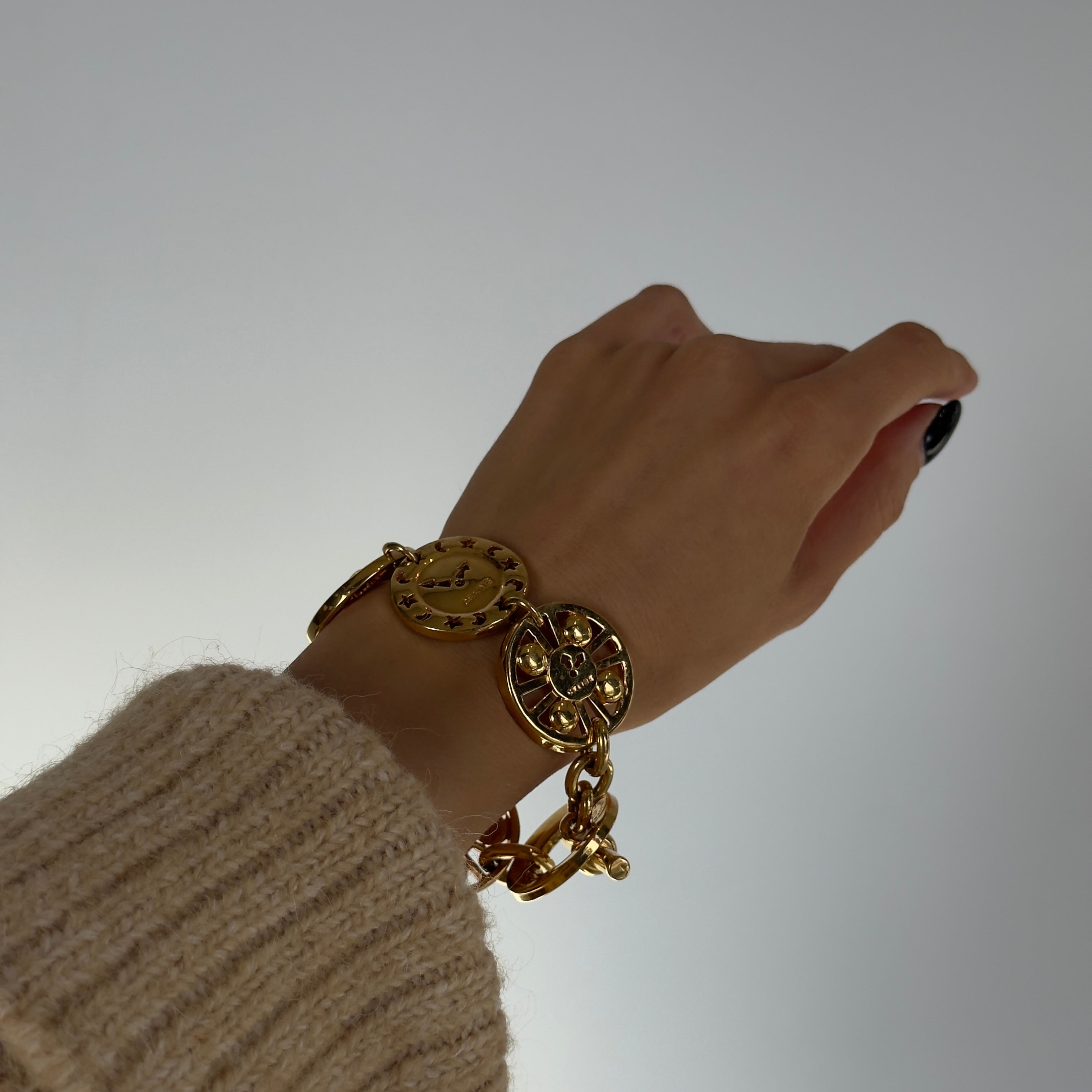 Celine Bracelet Circle Charms - Queen May