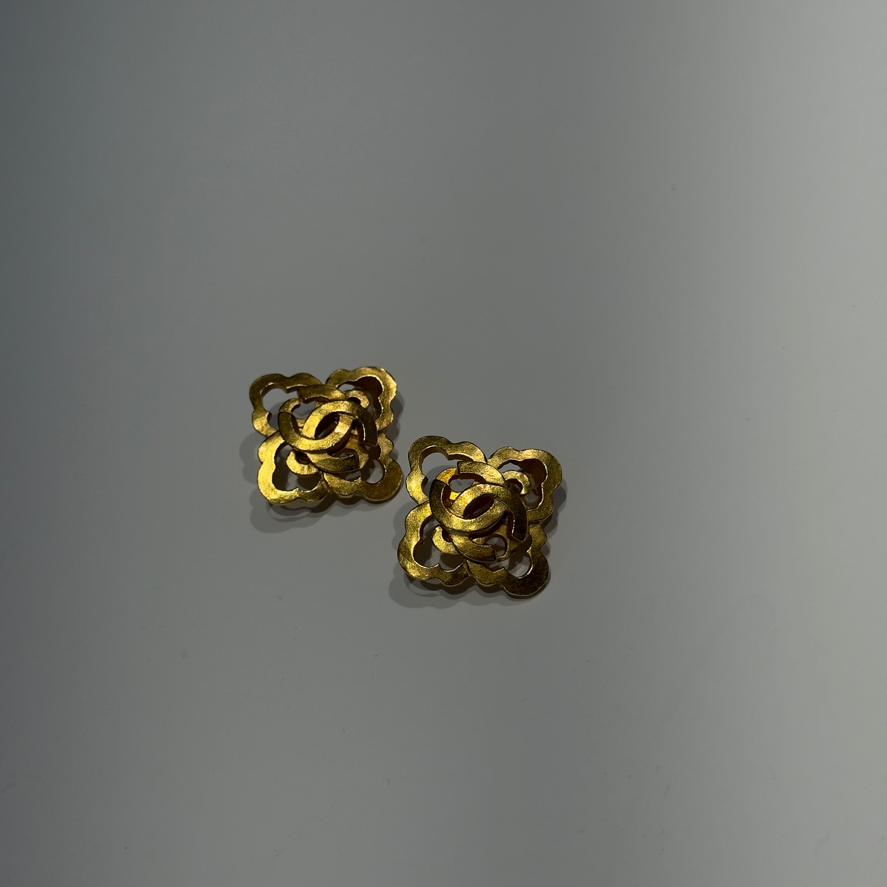 Chanel 1997P Clip On Earrings - Queen May