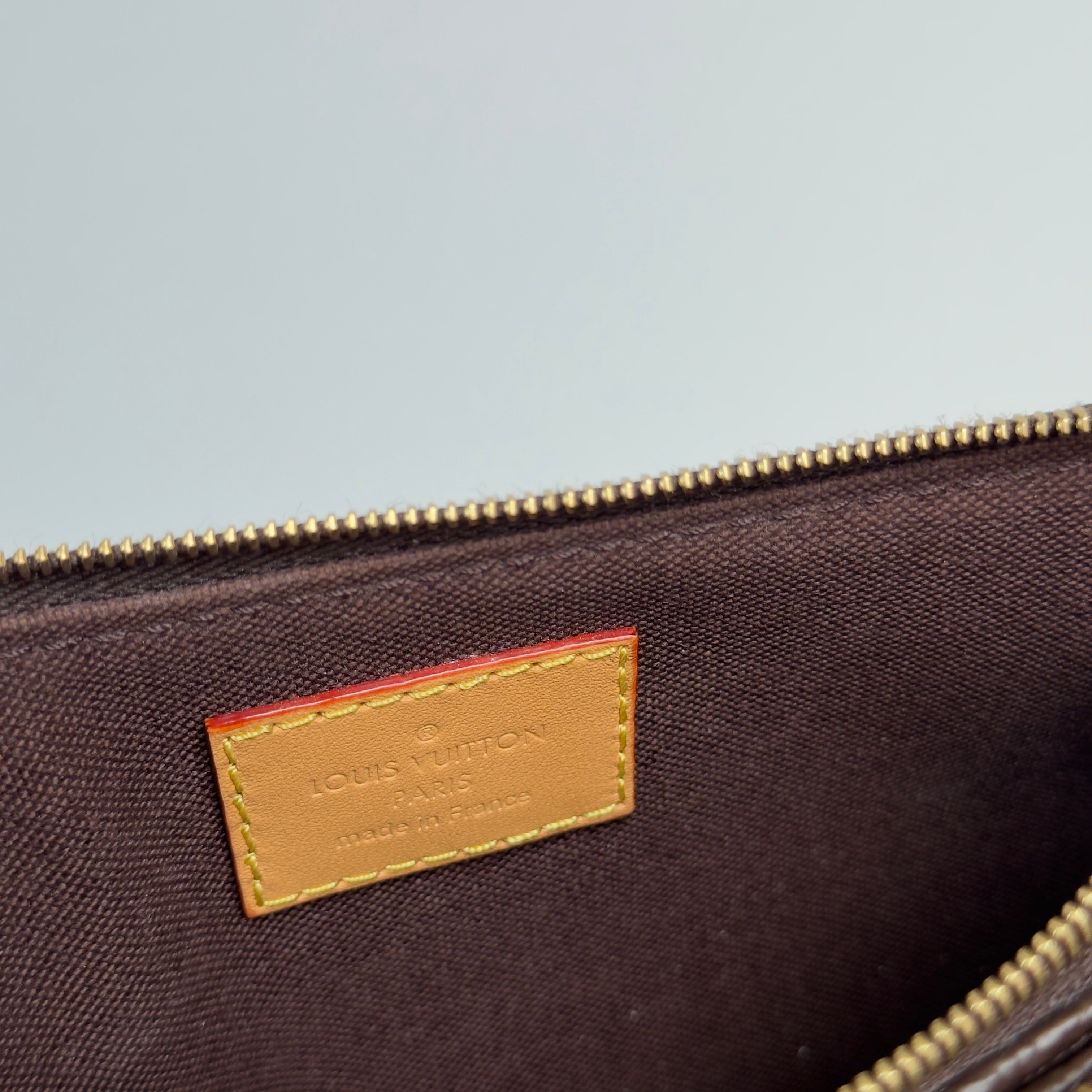 Louis Vuitton Liv Pochette - Queen May