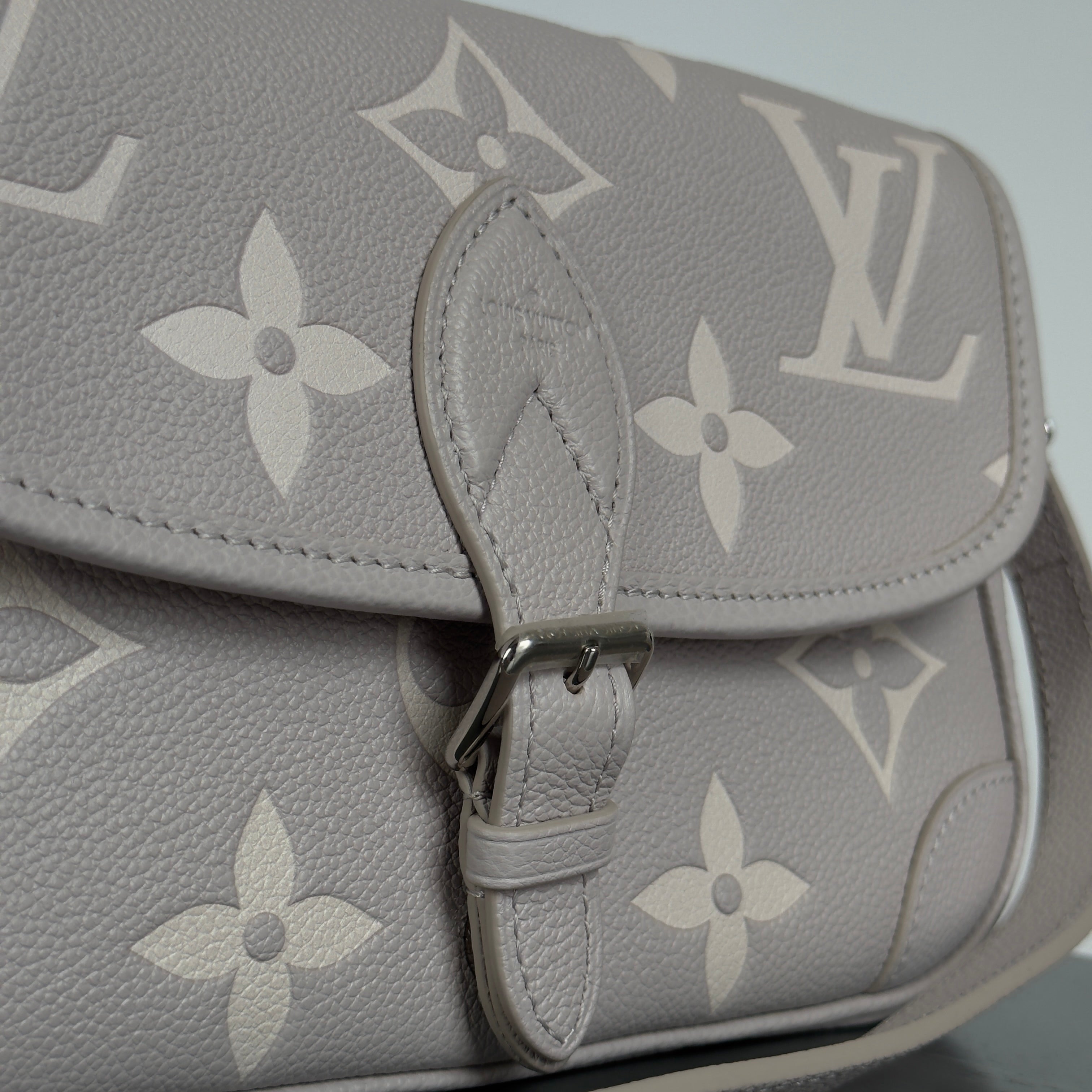 Louis Vuitton Diane Brume/Quartz Monogram Empreinte - Queen May