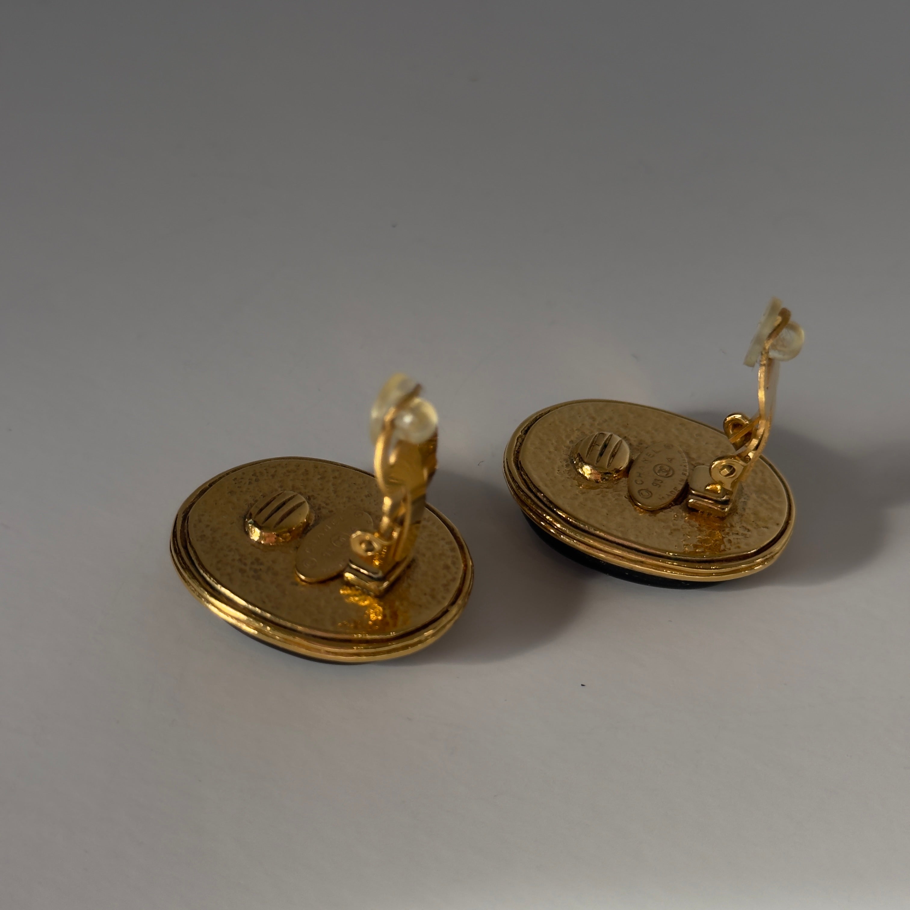 Chanel 1993 Fall CC Gripoix Clip on Earrings - Queen May