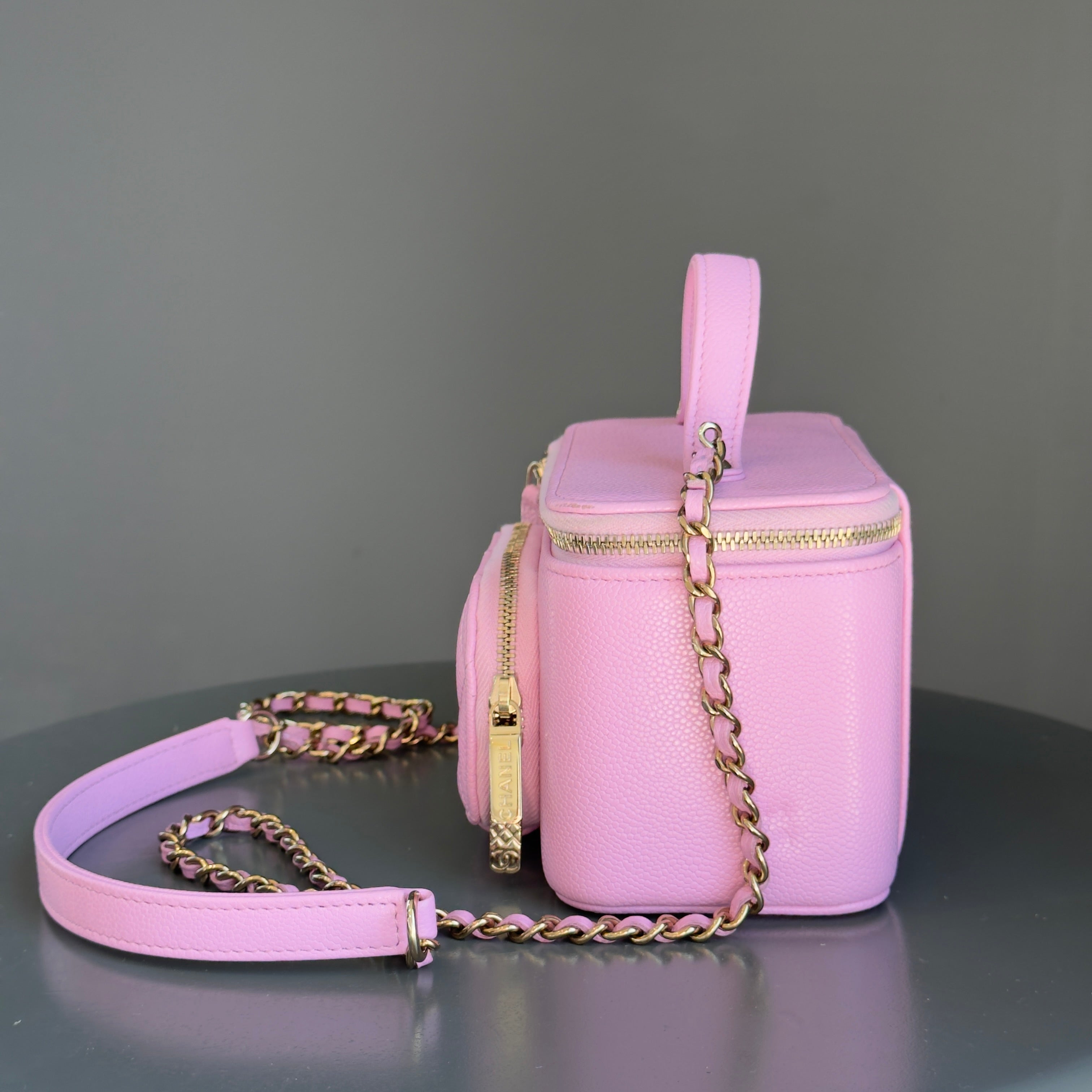 Chanel Business Affinity Top Handle Vanity Case With Chain - Queen May