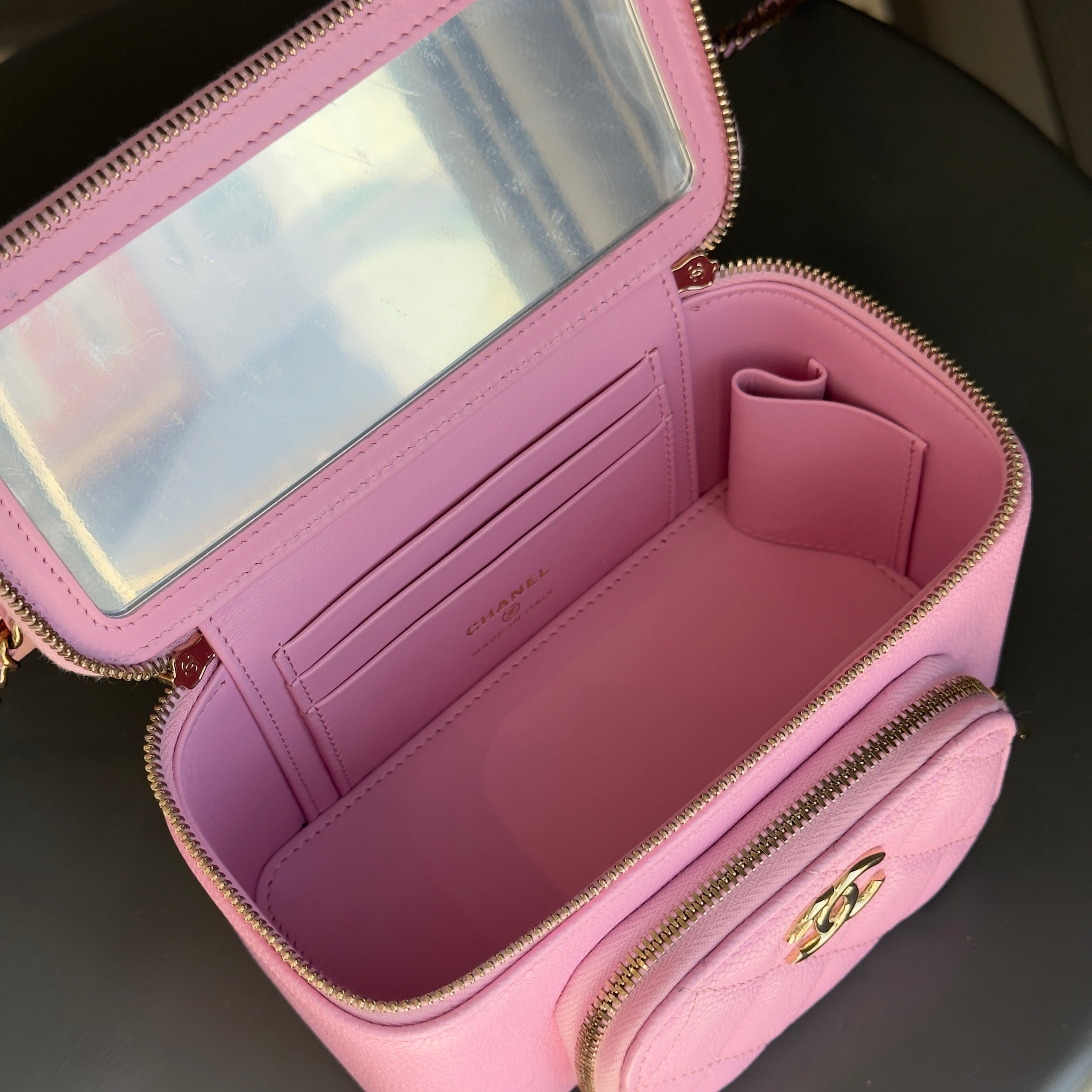 Chanel Business Affinity Top Handle Vanity Case With Chain - Queen May