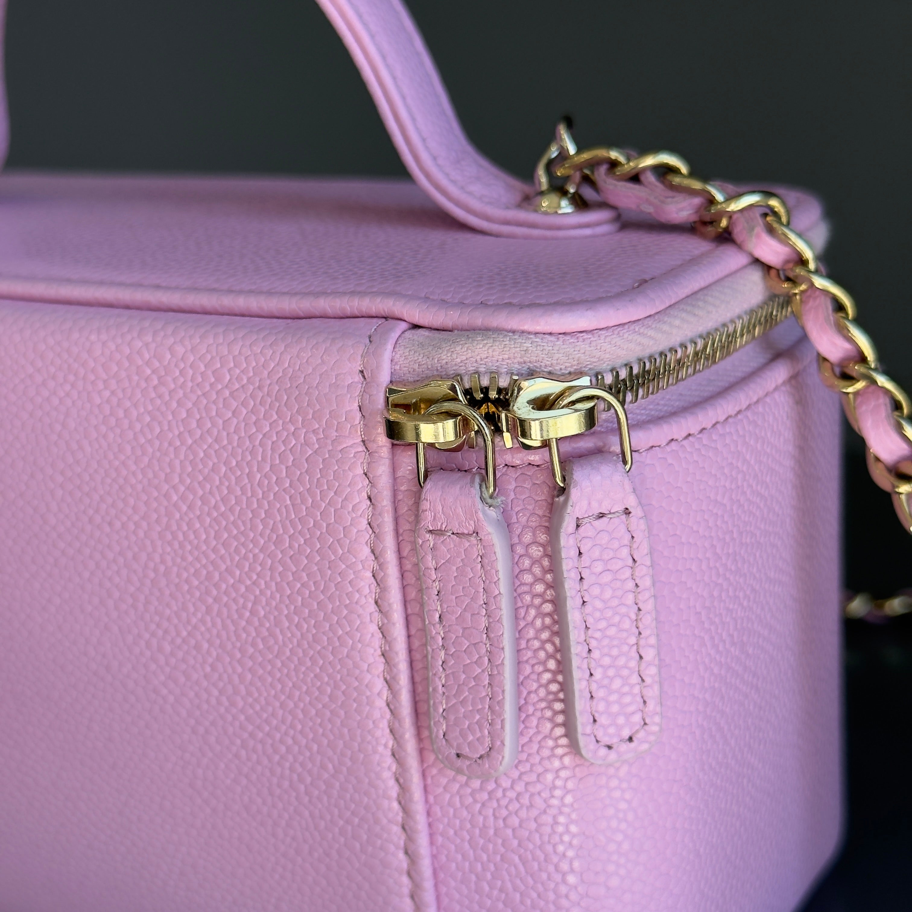 Chanel Business Affinity Top Handle Vanity Case With Chain - Queen May