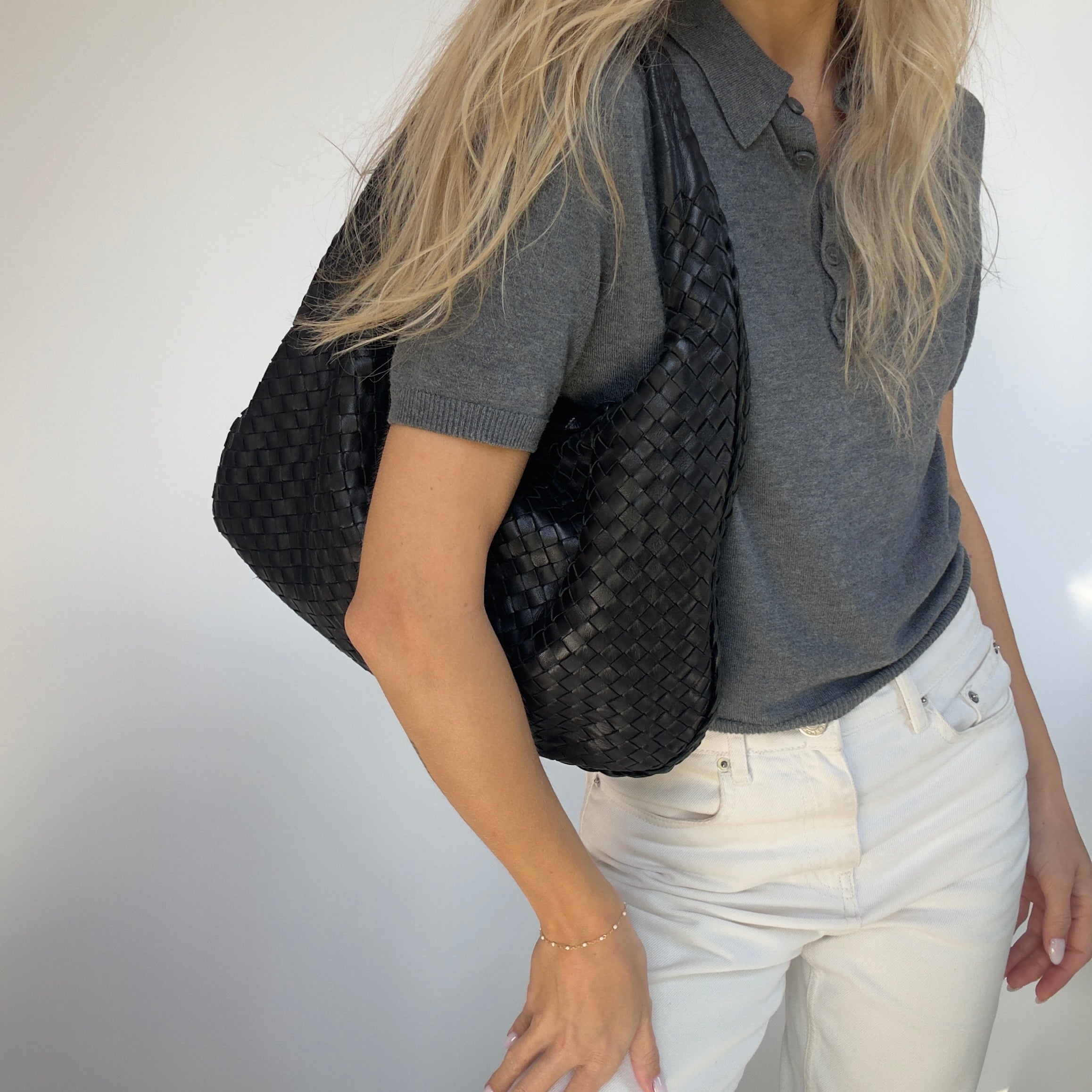 Bottega Veneta Intrecciato Hobo Black - Queen May