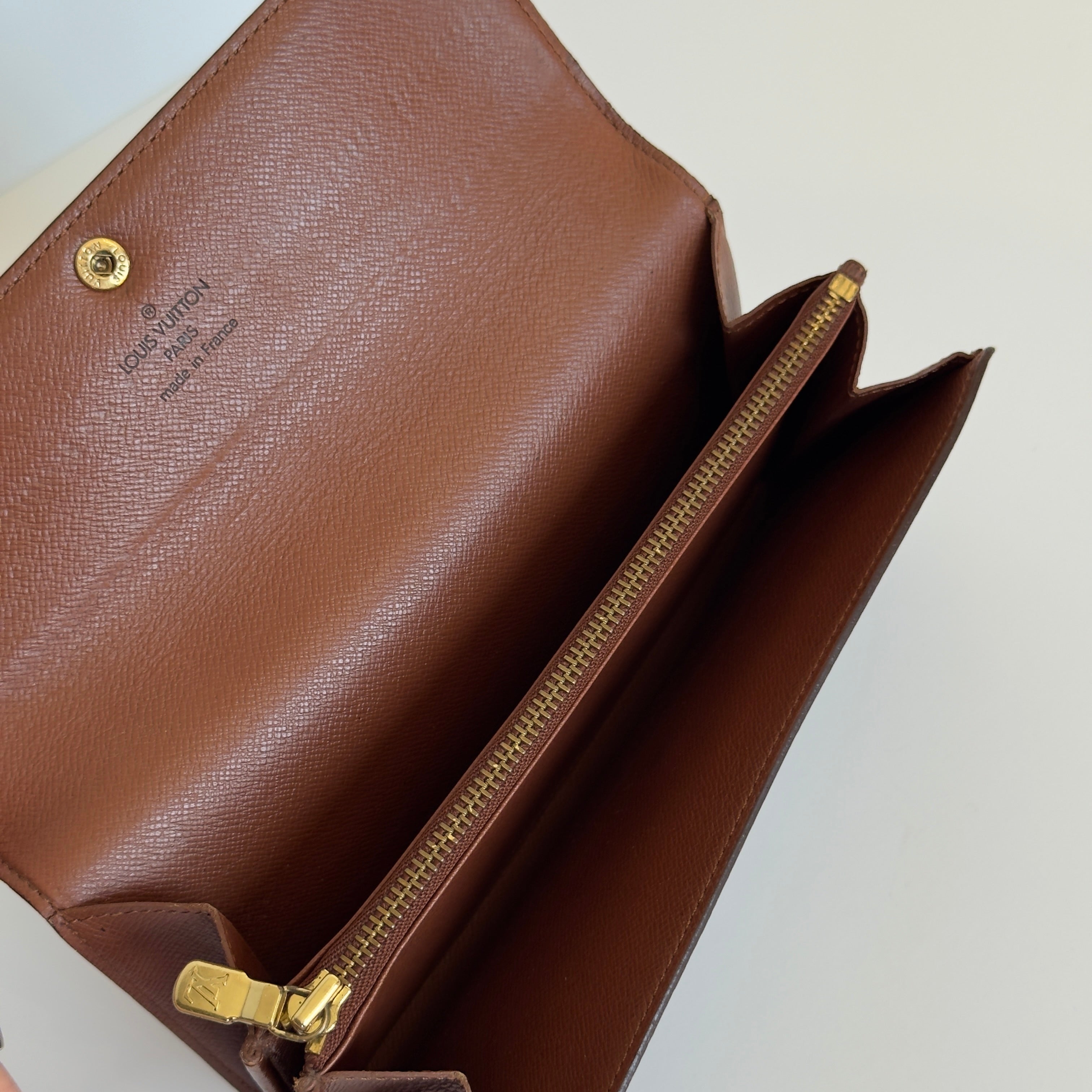 Louis Vuitton Monogram Sarah Wallet - Queen May