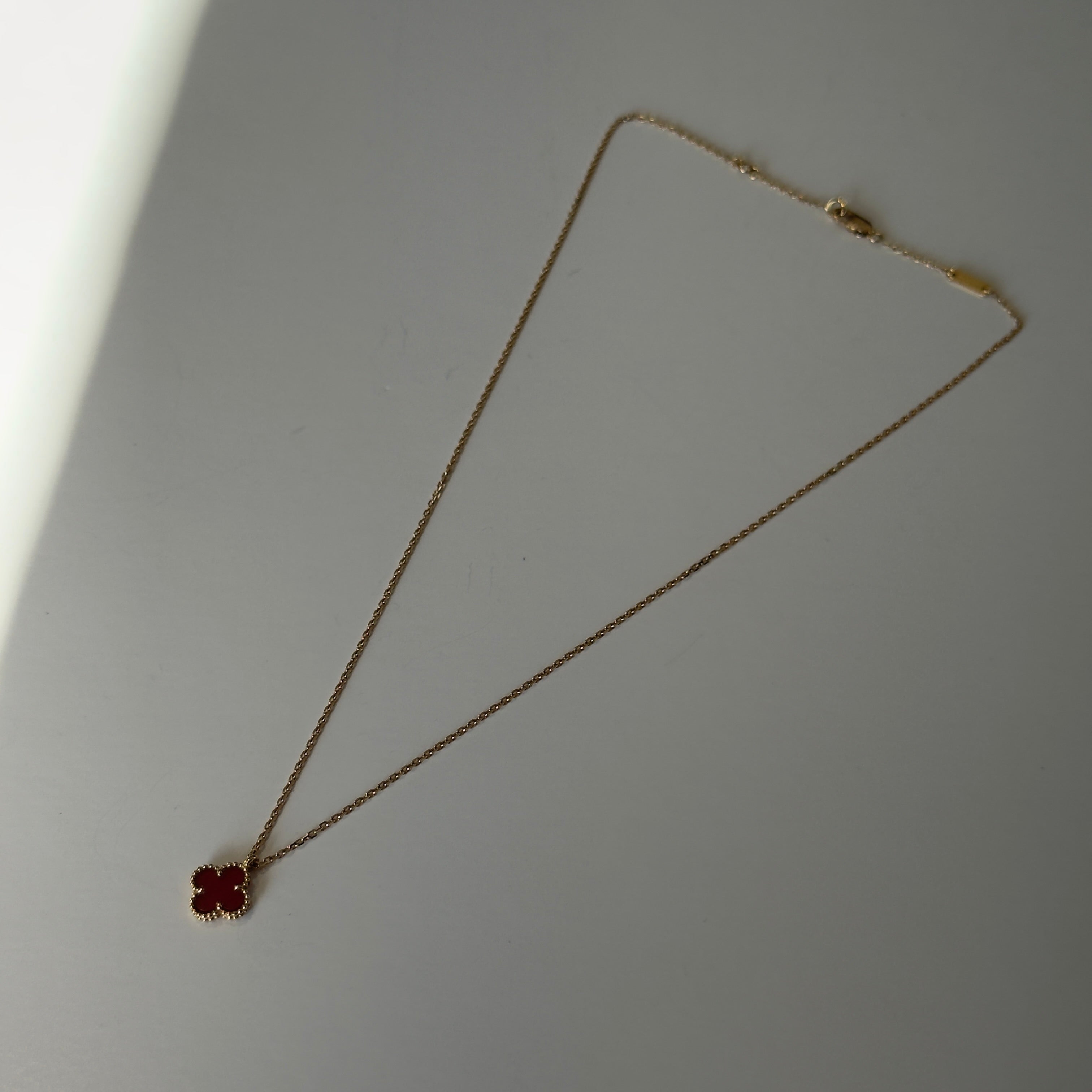 Van Cleef & Arpels Sweet Carnelian Alhambra Pendant 18k rose gold - Queen May