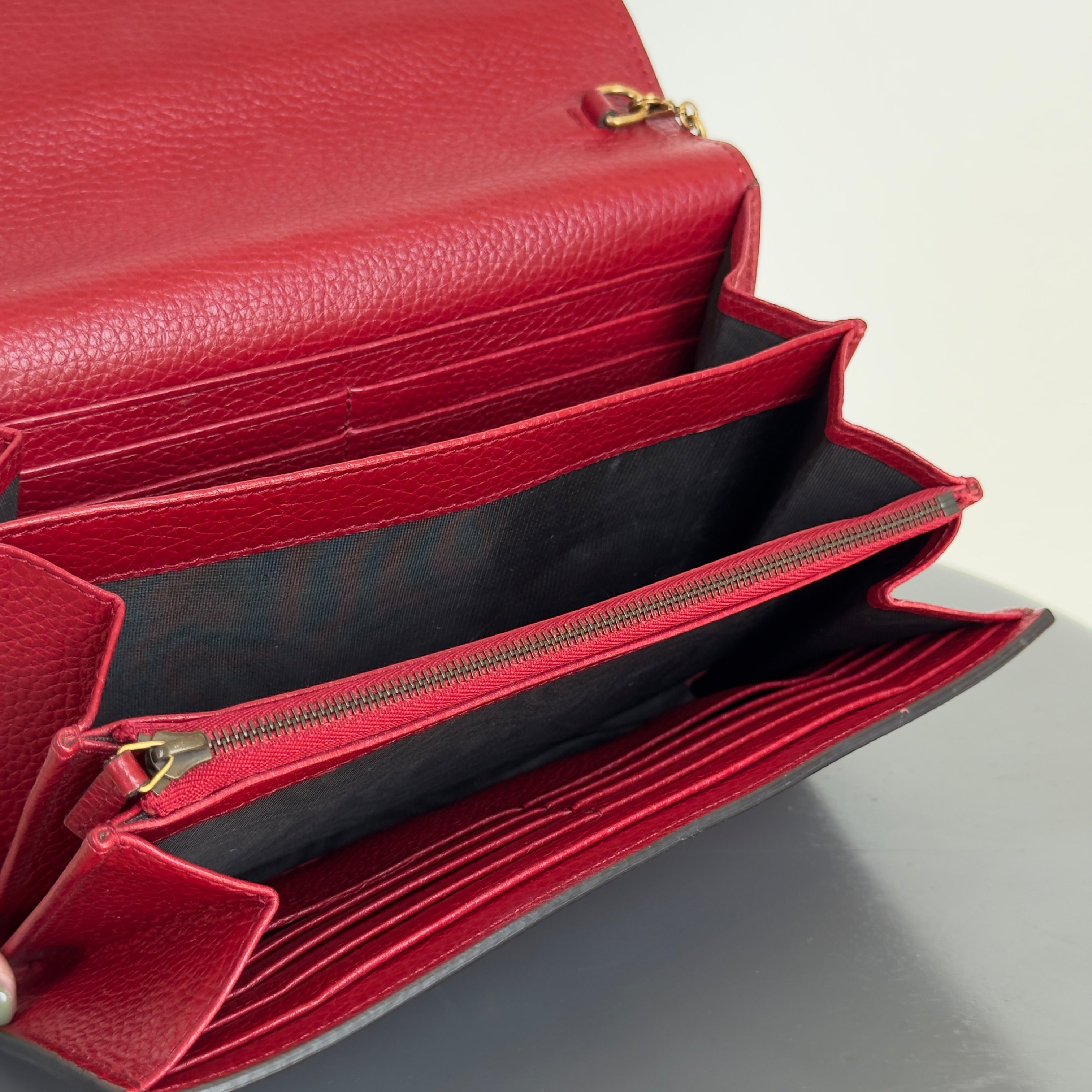Gucci GG Marmont Chain Wallet Red - Queen May