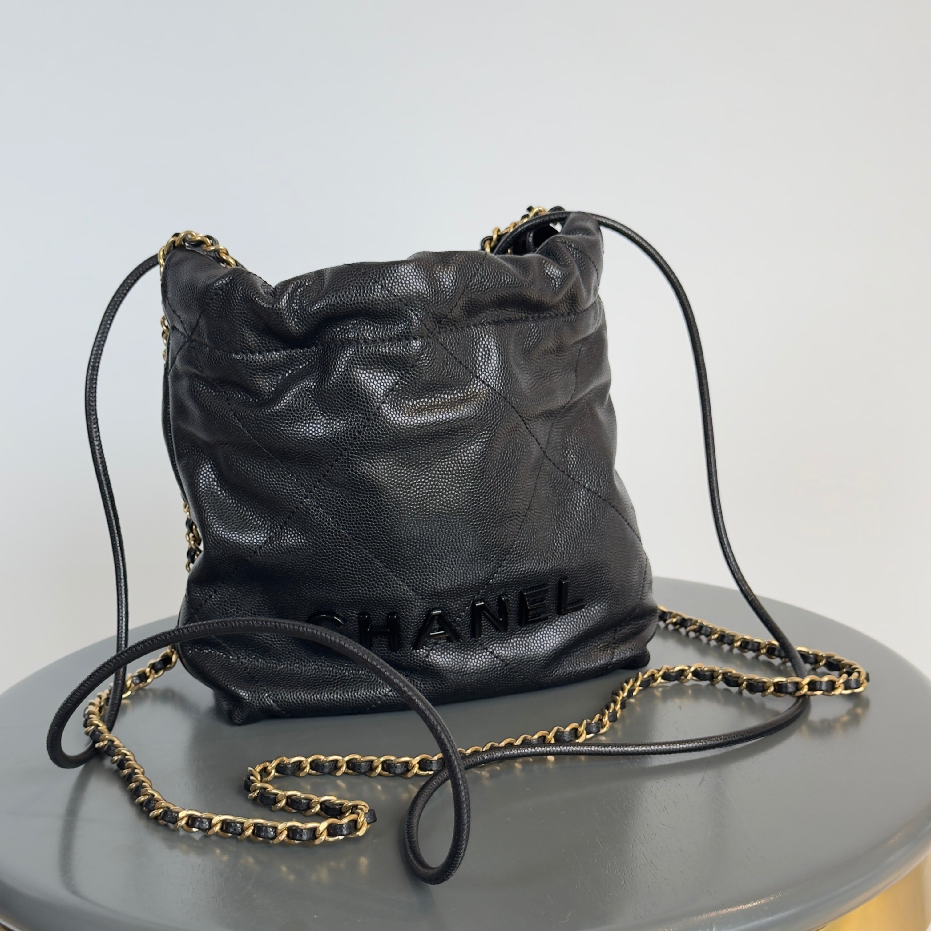 Chanel 22 Mini So Black Caviar - Queen May