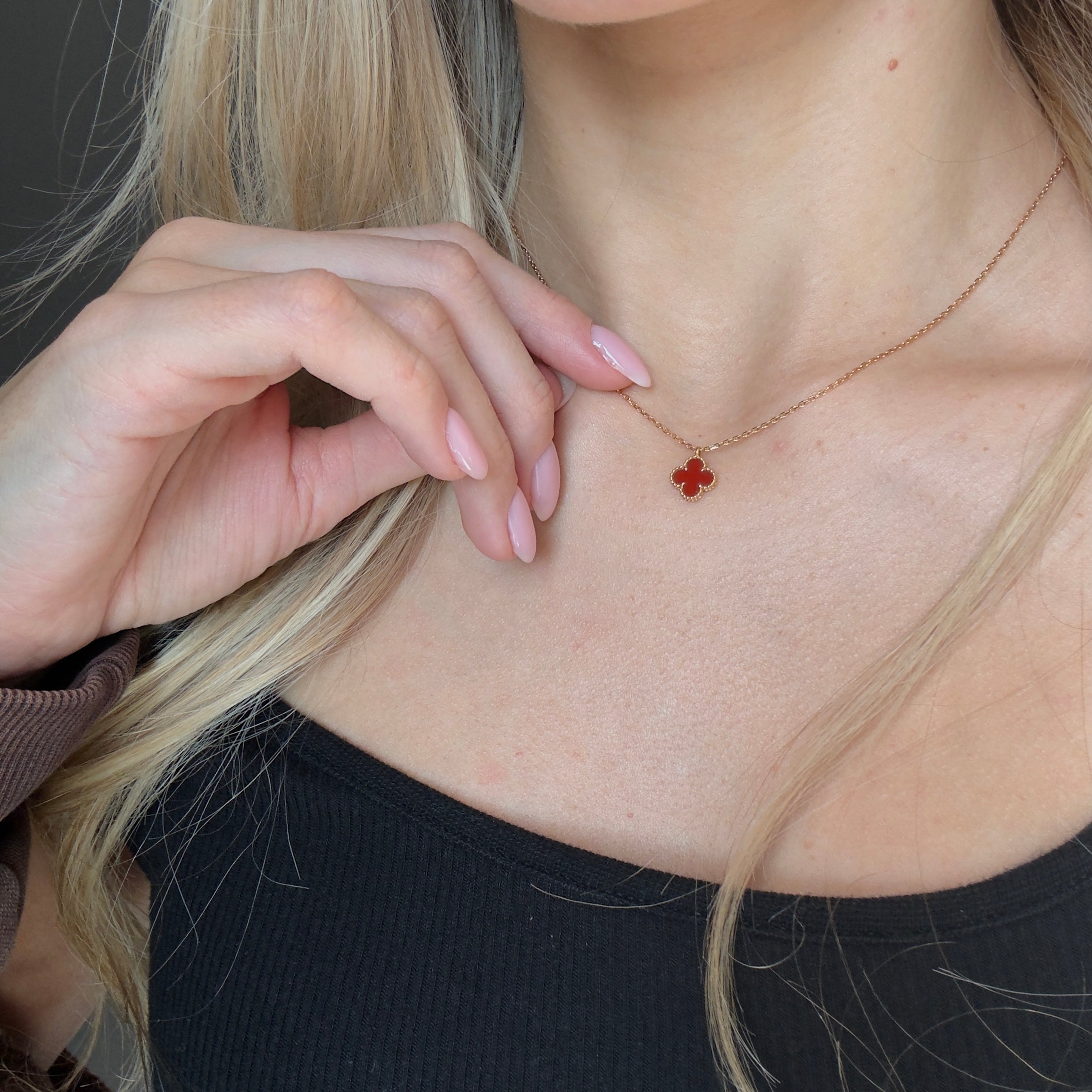Van Cleef & Arpels Sweet Carnelian Alhambra Pendant 18k rose gold - Queen May