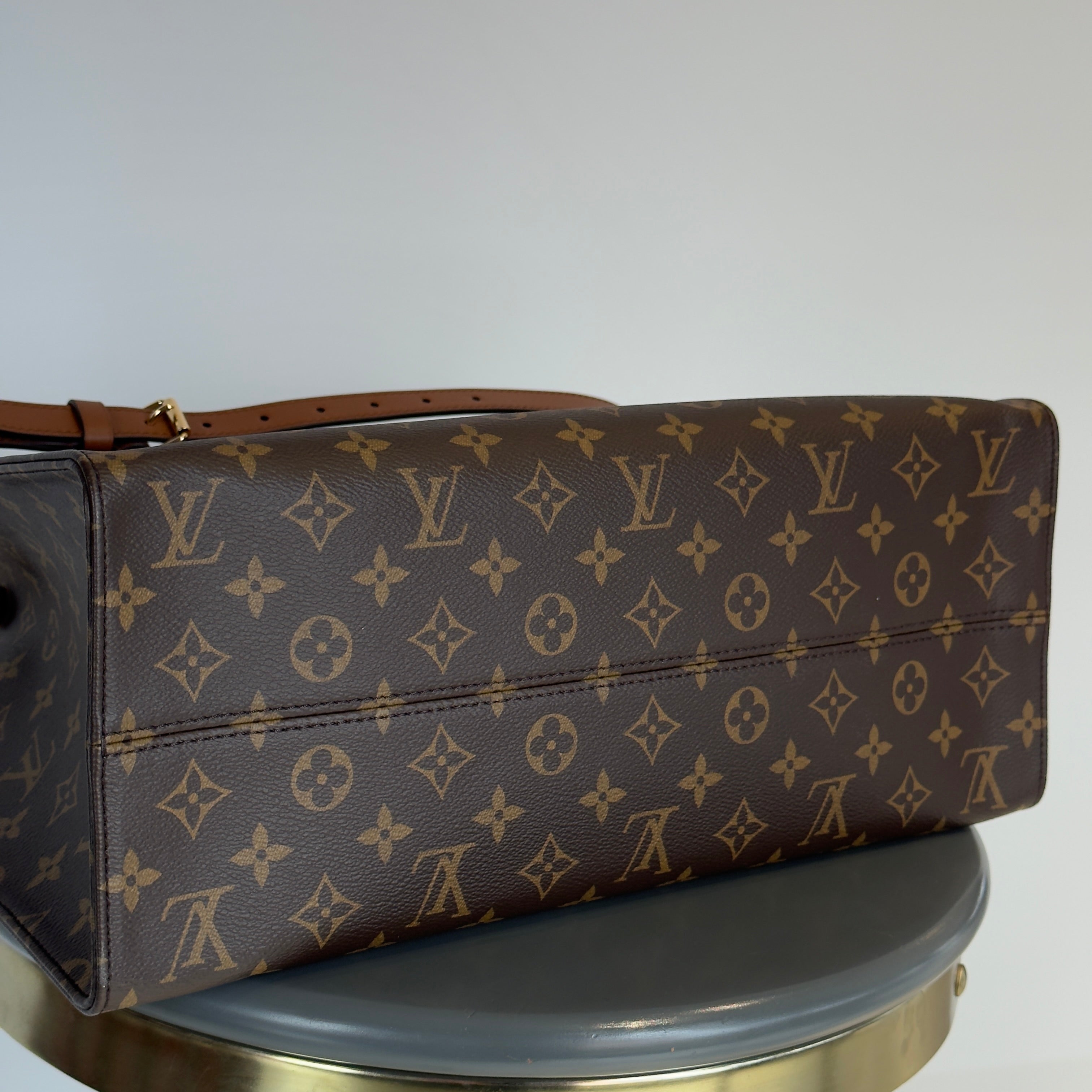 Louis Vuitton Monogram On The Go Organizer - Queen May