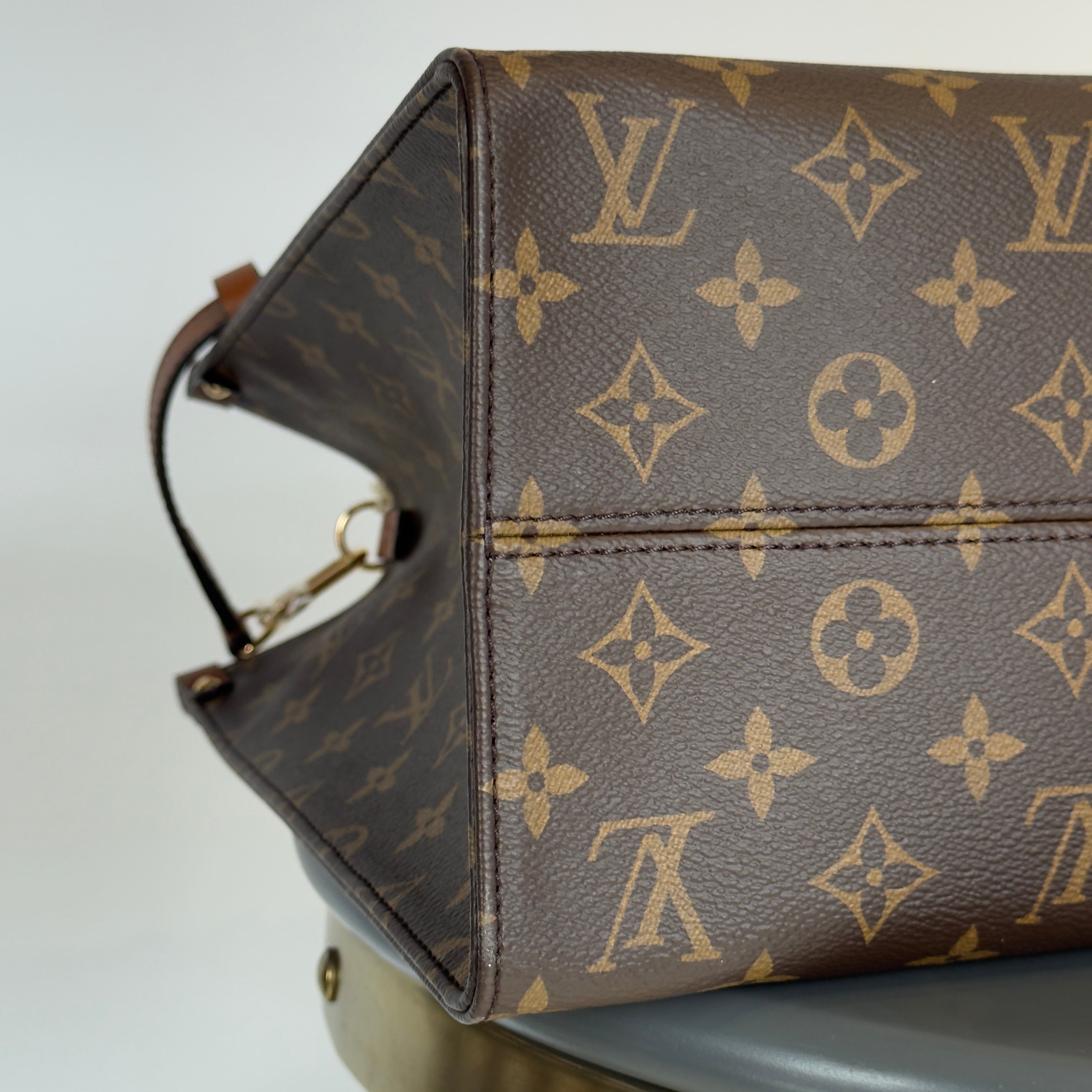 Louis Vuitton Monogram On The Go Organizer - Queen May