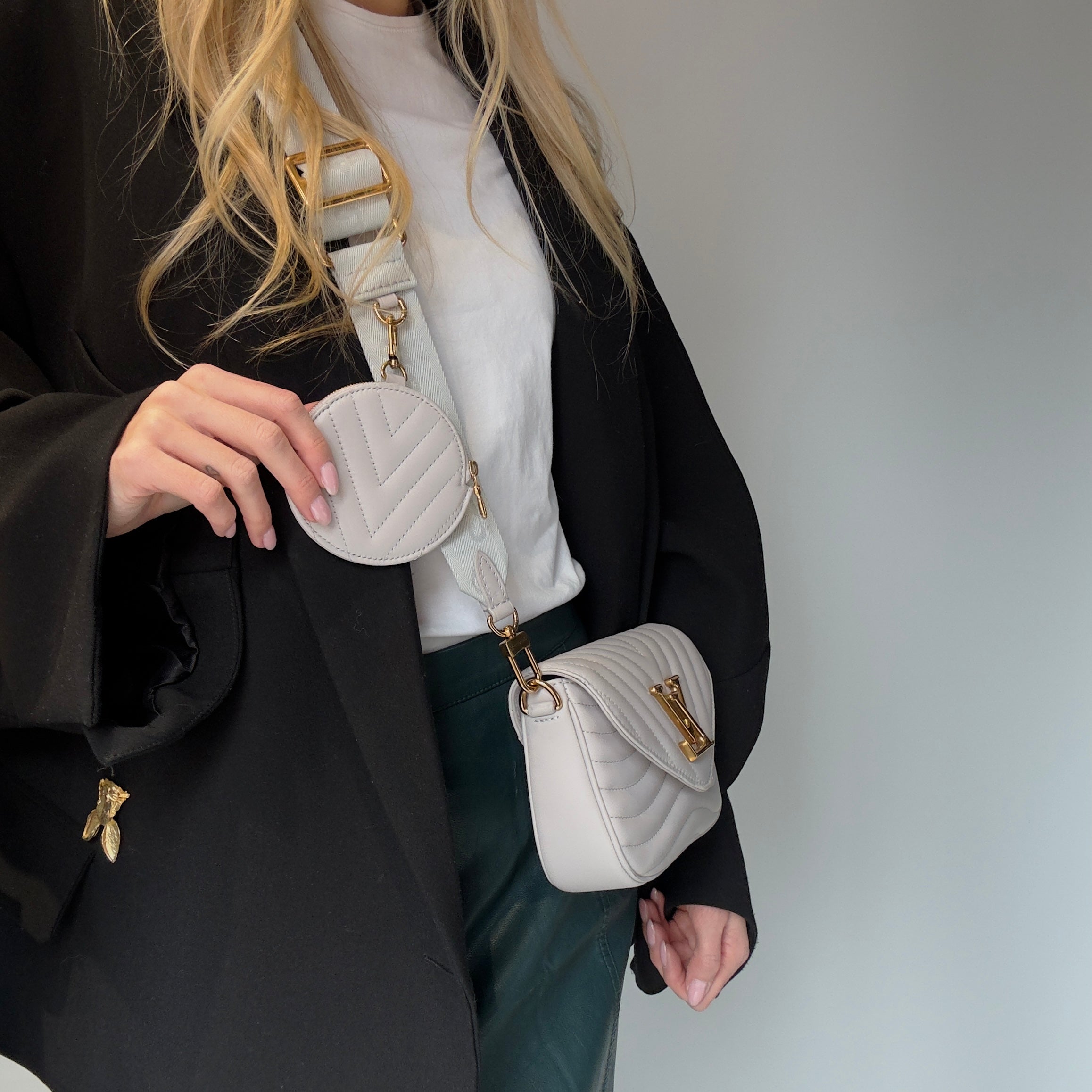 Louis Vuitton Wave Multi Pochette - Queen May