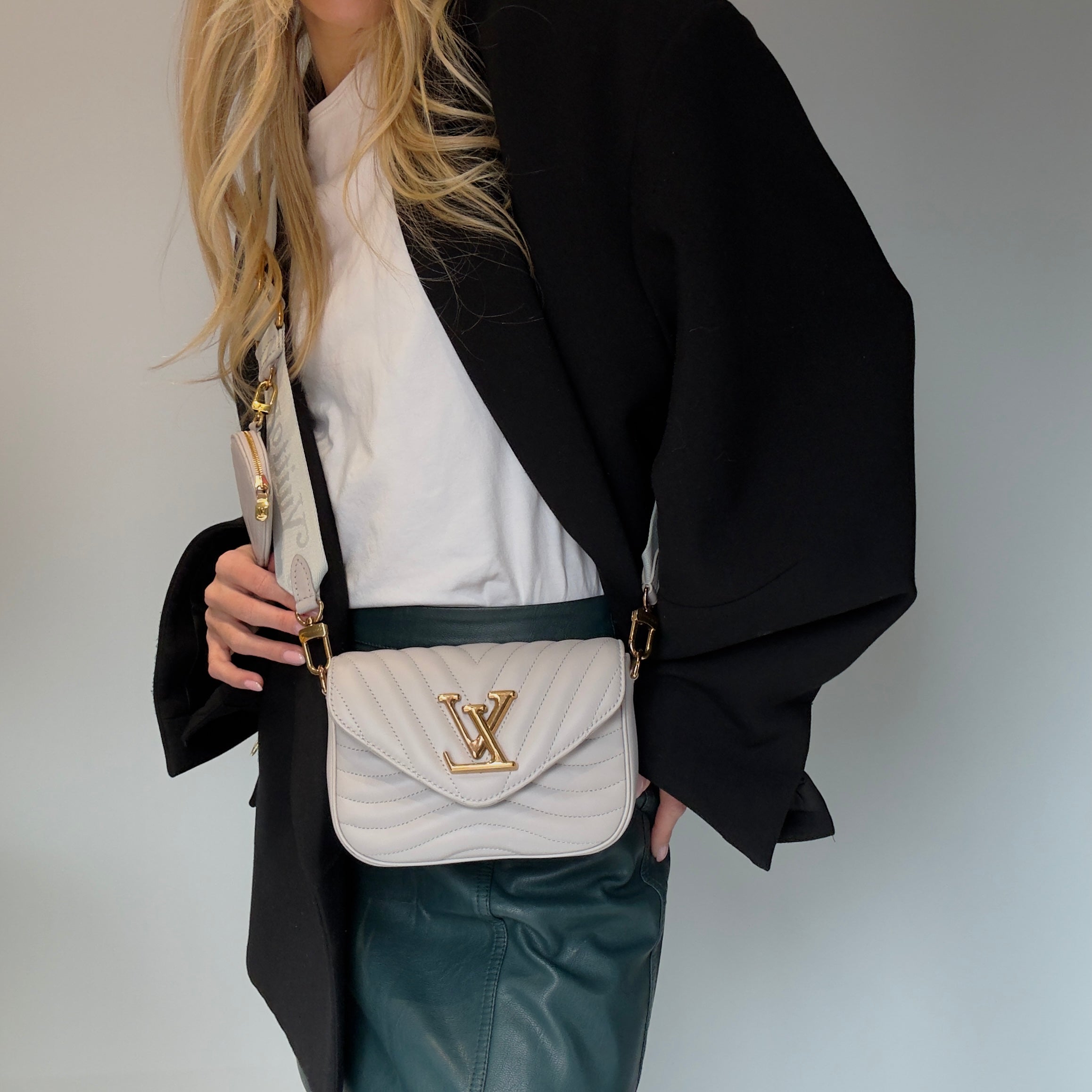 Louis Vuitton Wave Multi Pochette - Queen May