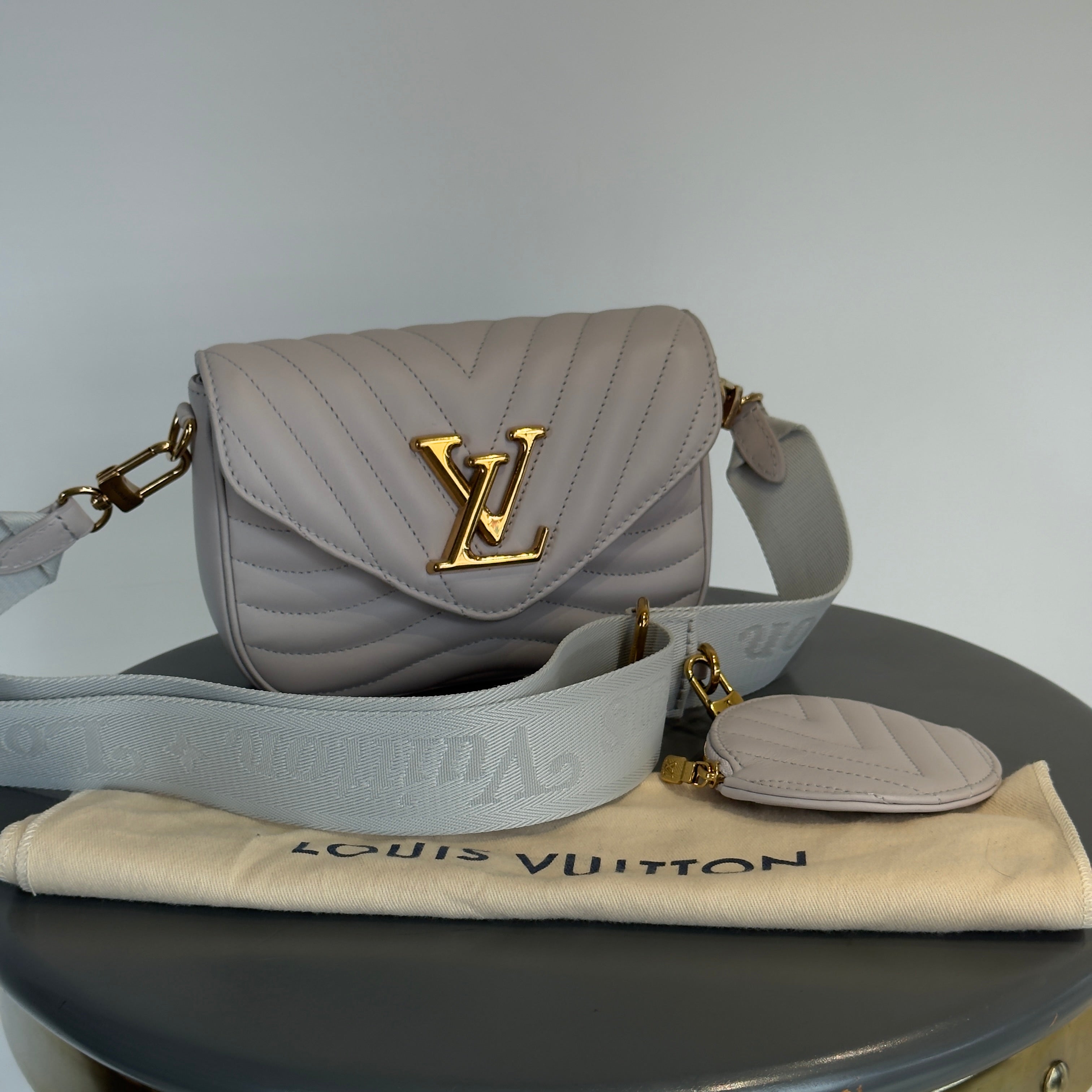 Louis Vuitton Wave Multi Pochette - Queen May