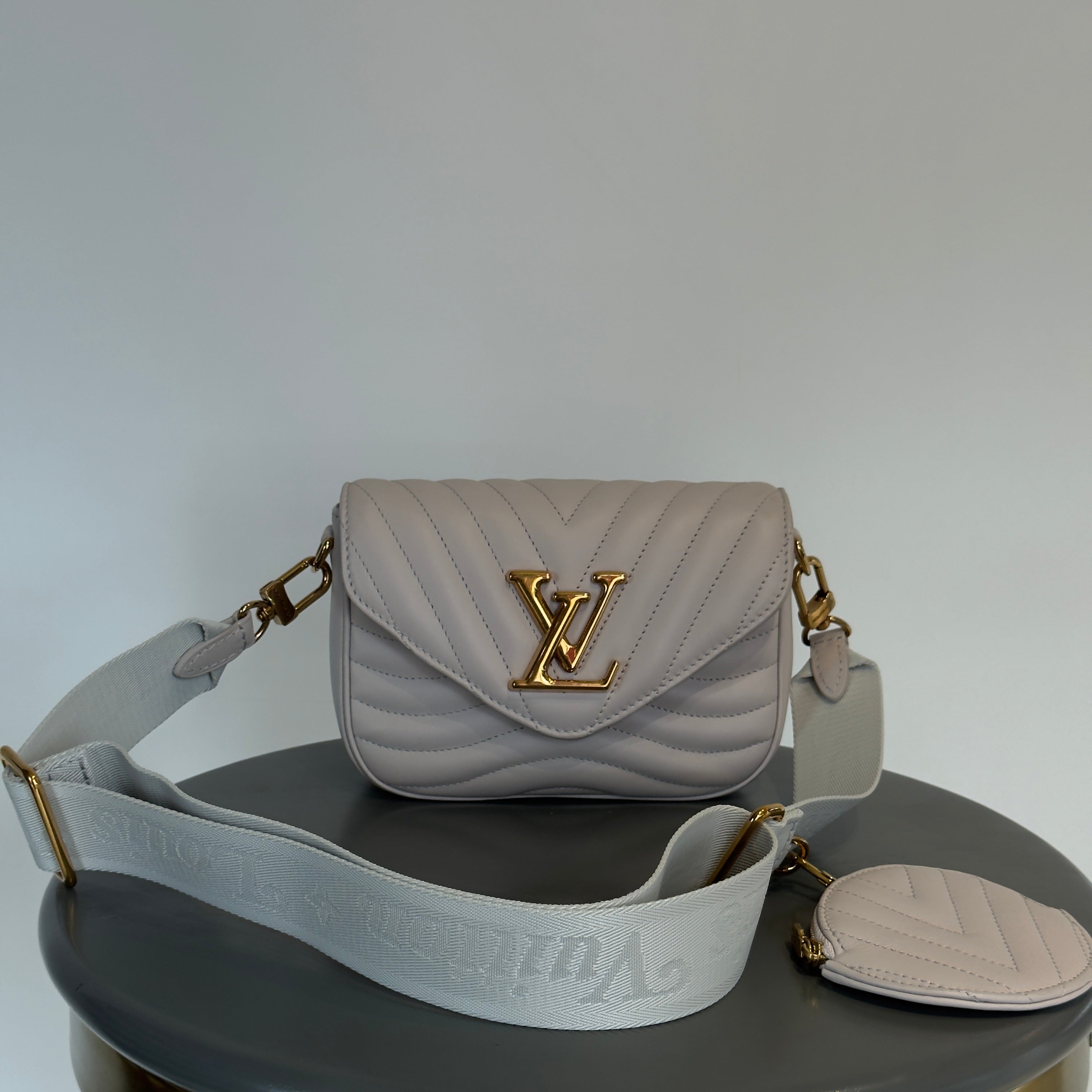 Louis Vuitton Wave Multi Pochette - Queen May