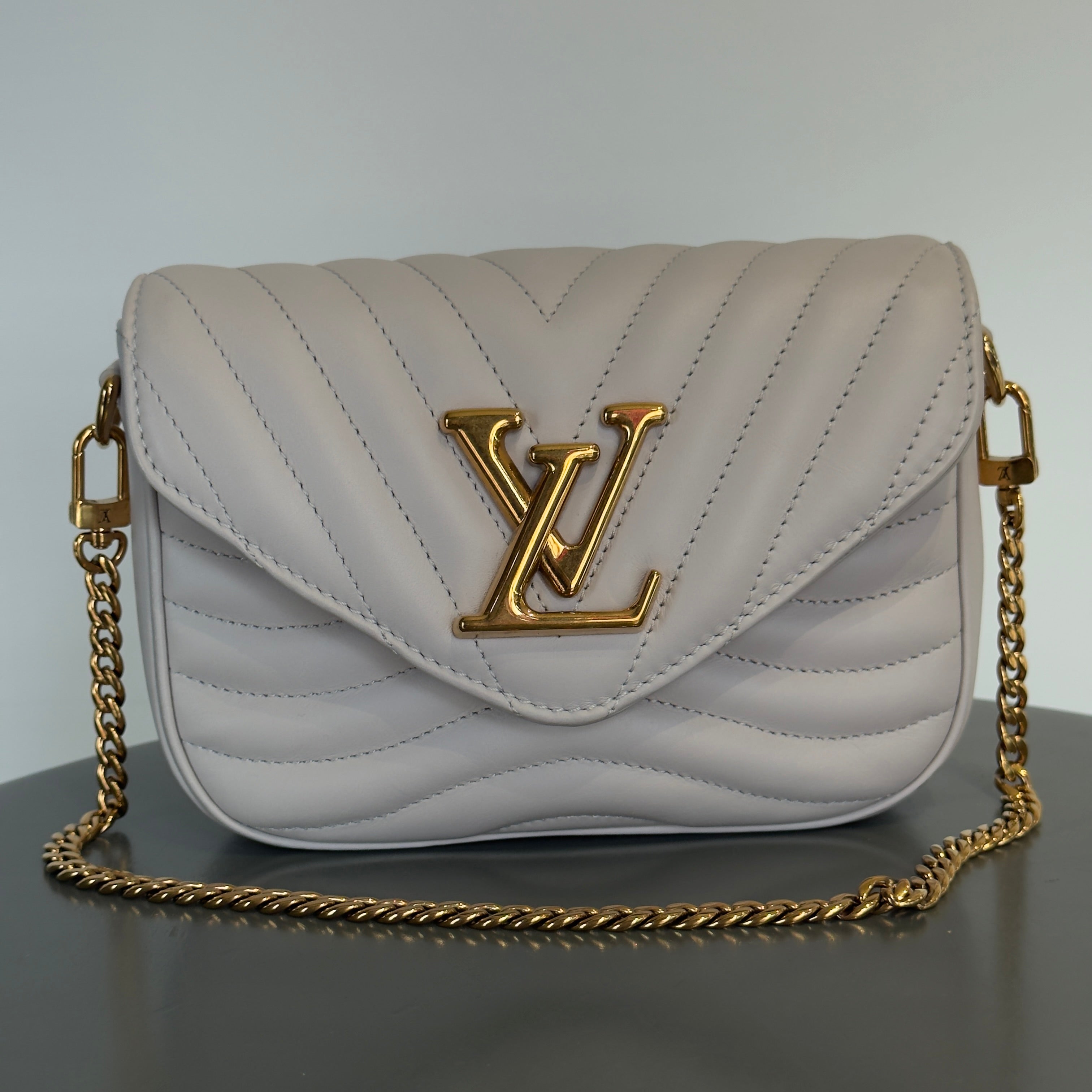 Louis Vuitton Wave Multi Pochette - Queen May