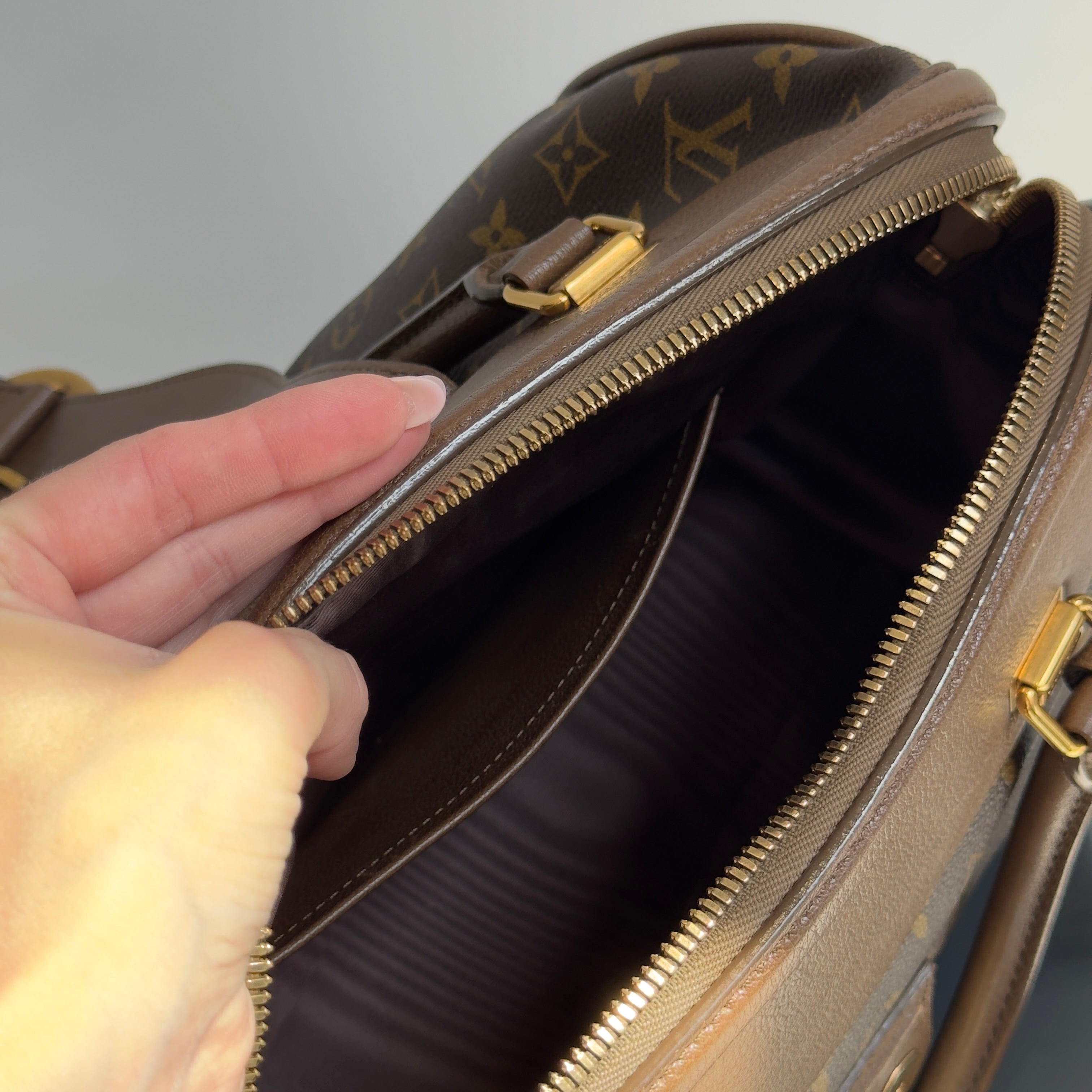 Louis Vuitton Monogram Golden Arrow - Queen May