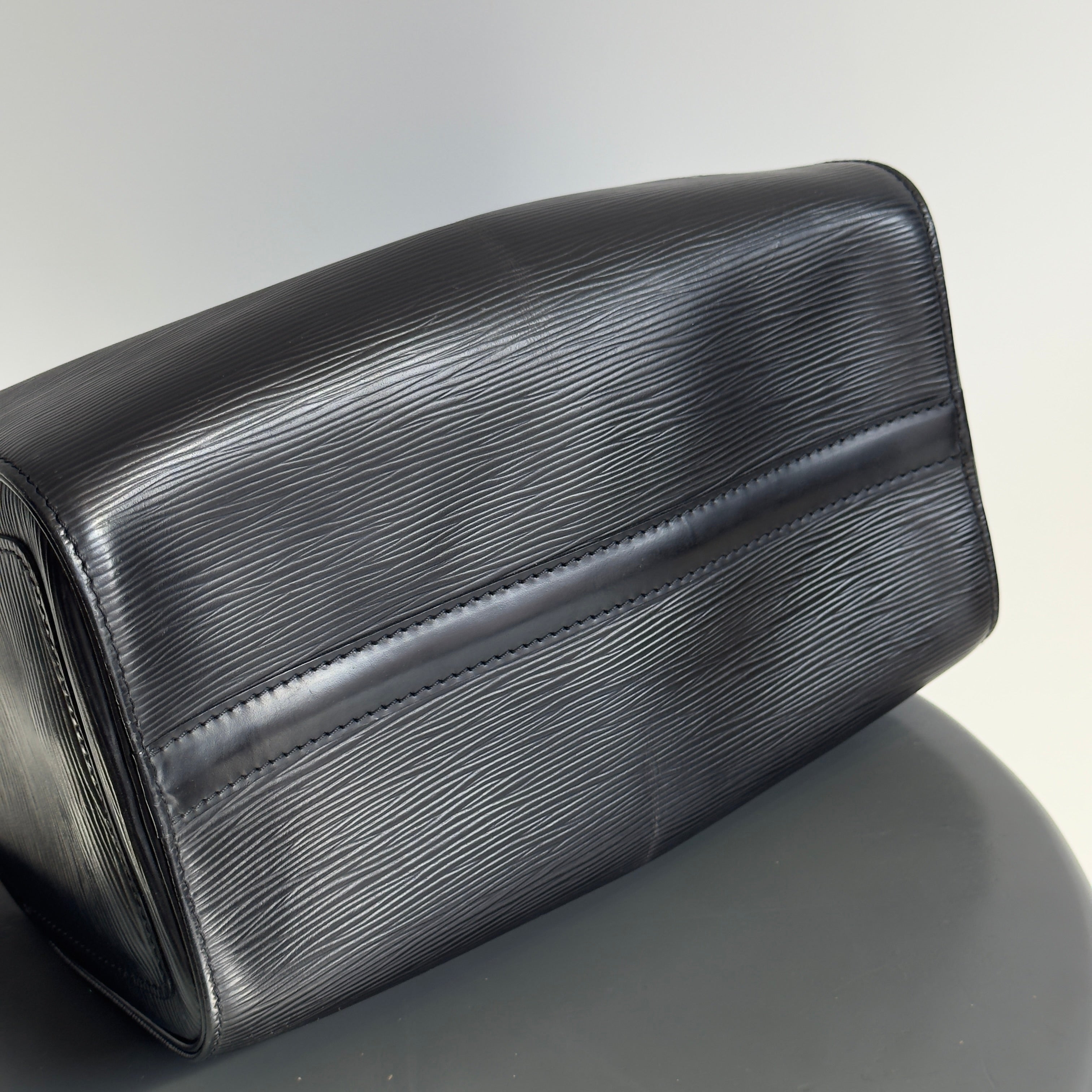 Louis Vuitton Epi Speedy Black 25 - Queen May