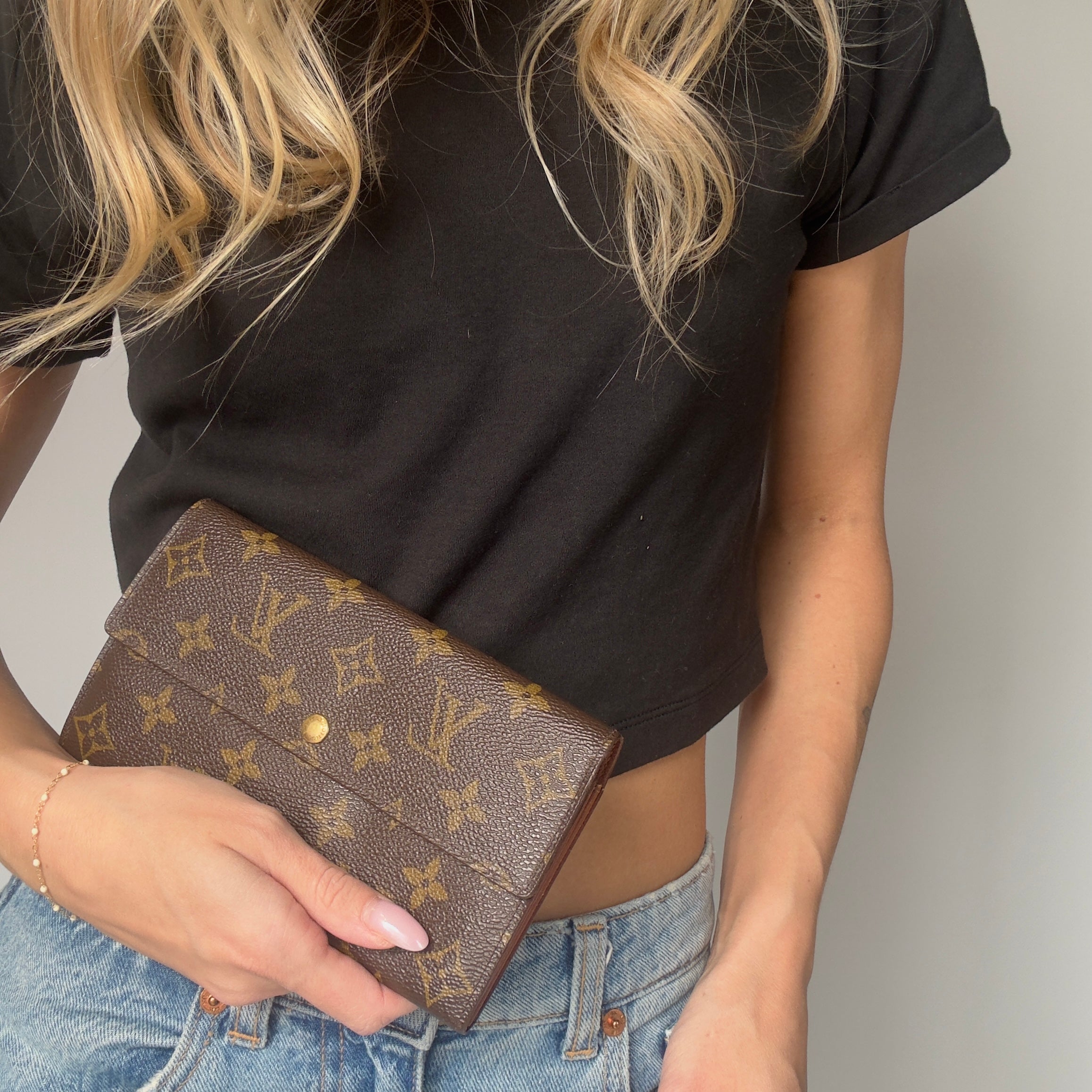 Louis Vuitton Monogram Sarah Wallet - Queen May