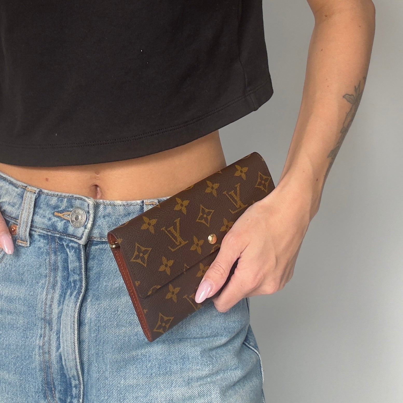 Louis Vuitton Monogram Sarah Wallet - Queen May