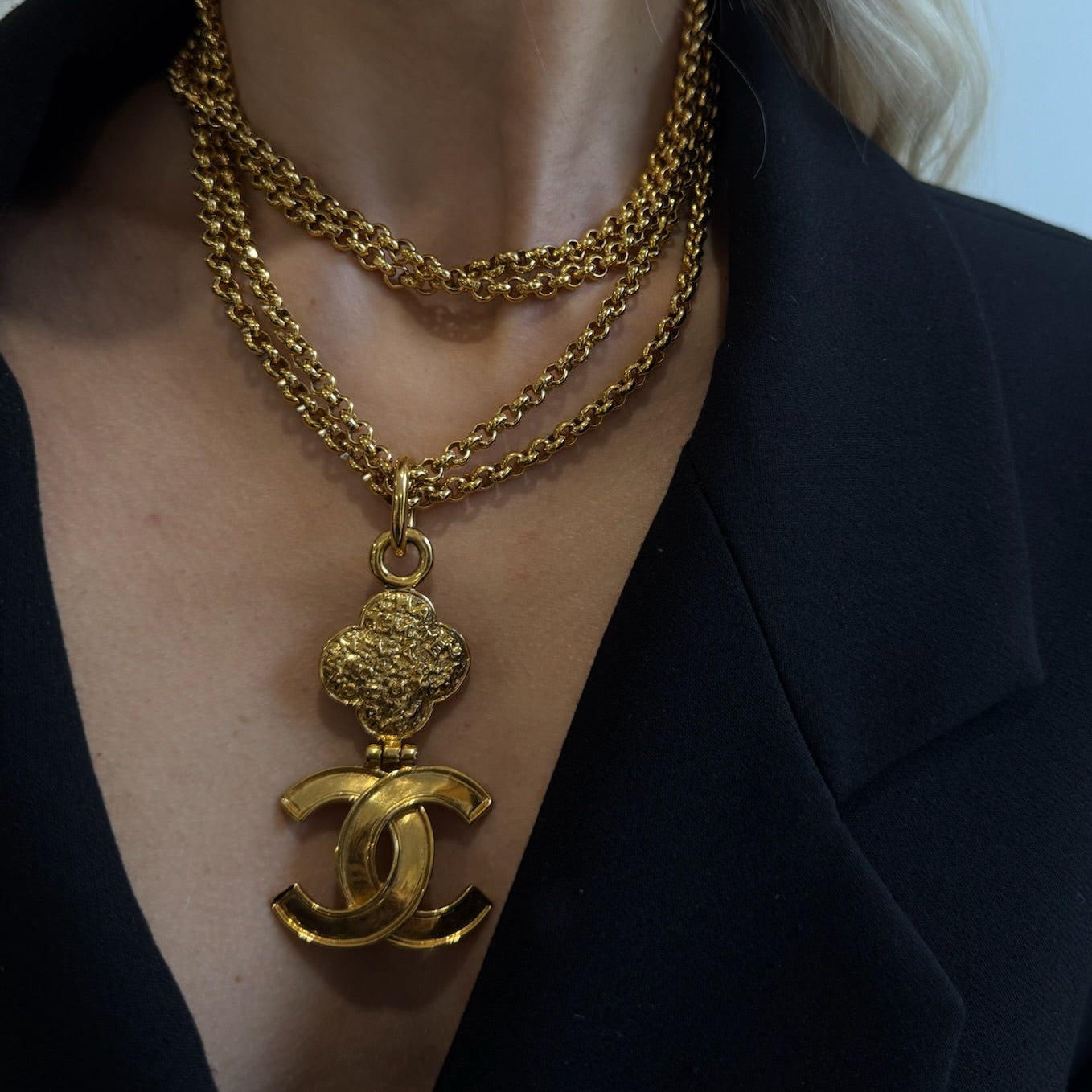 Chanel 95A Gold Plated Flower Necklace - Queen May