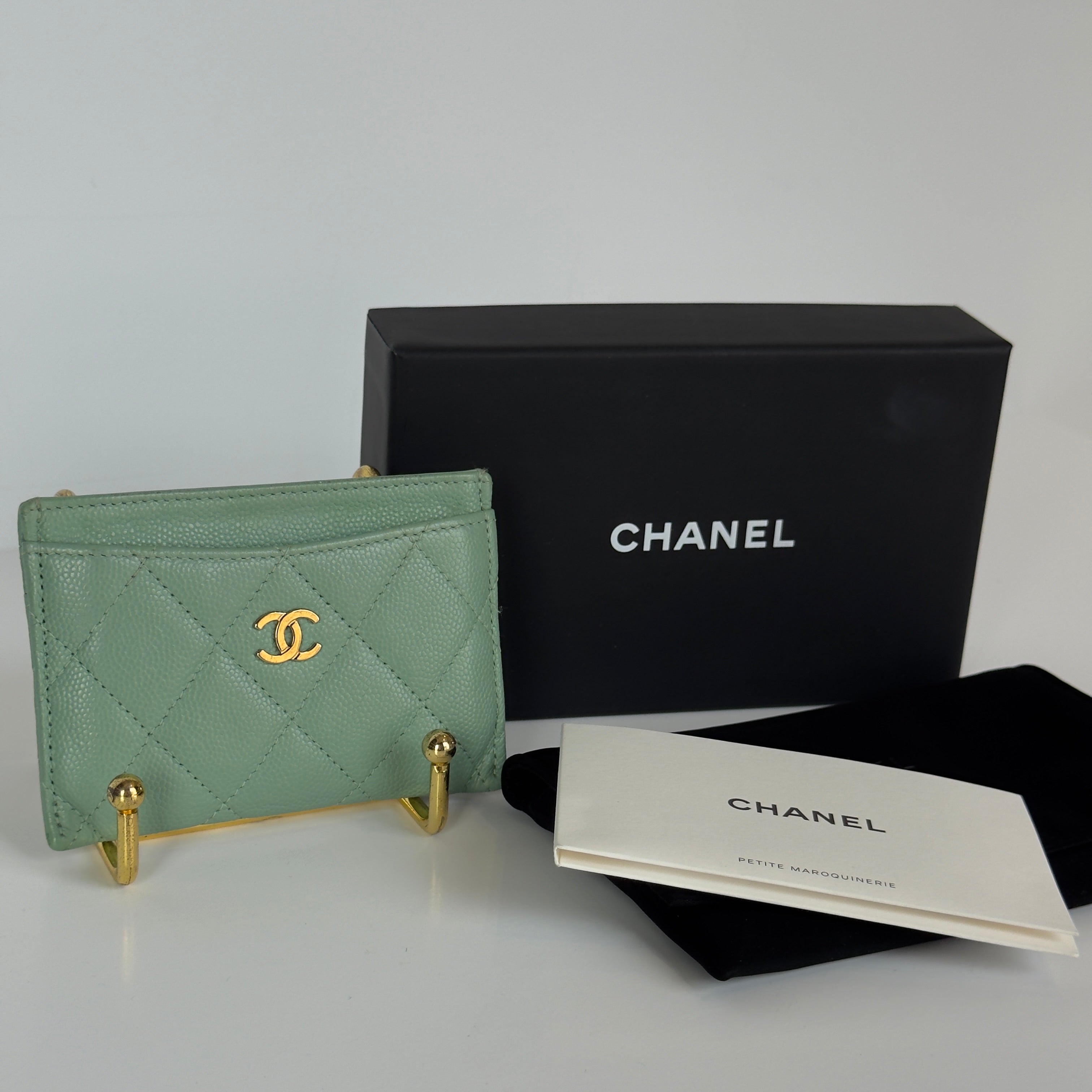 Chanel Interlocking CC Logo Card Holder Green - Queen May