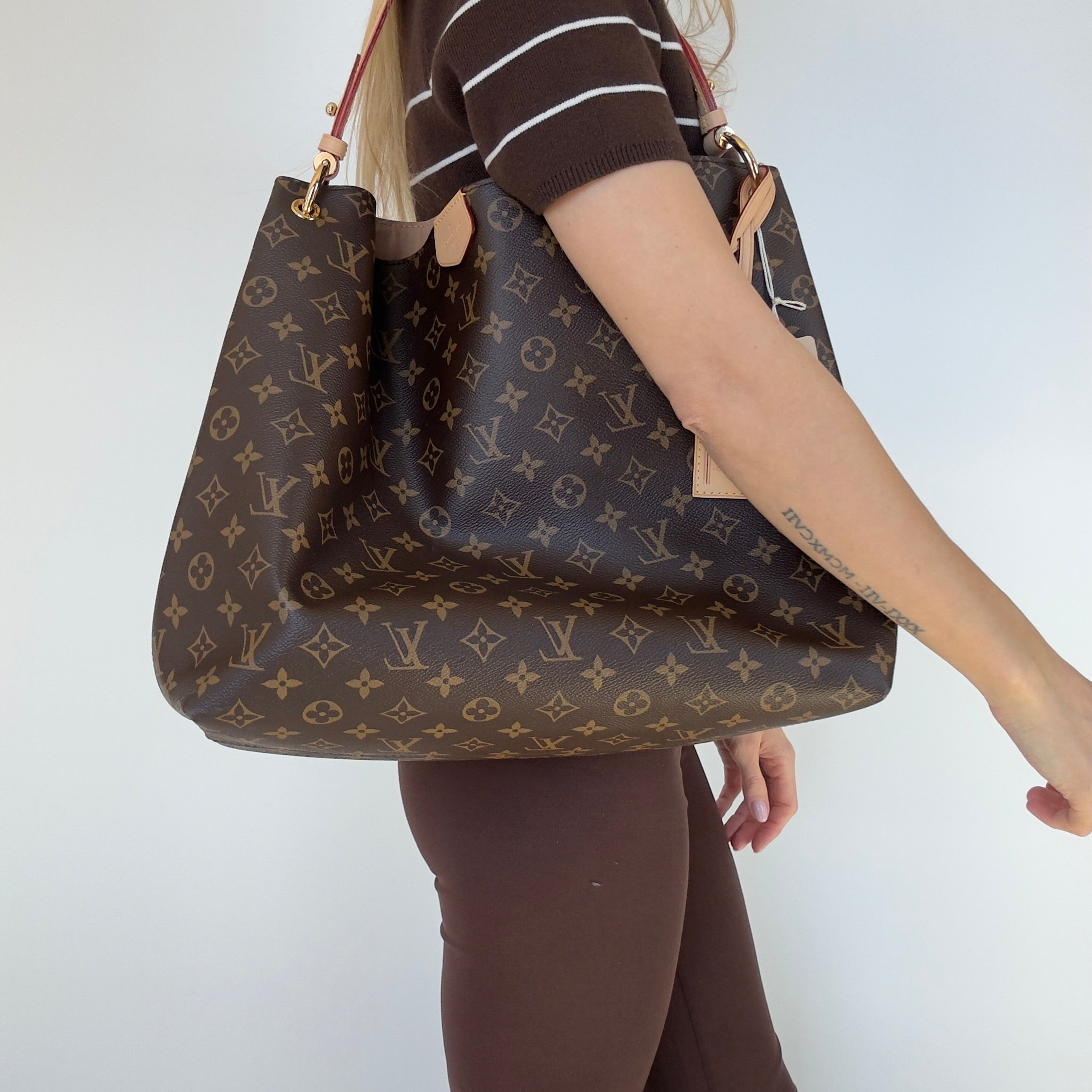 Louis Vuitton Monogram Graceful MM - Queen May