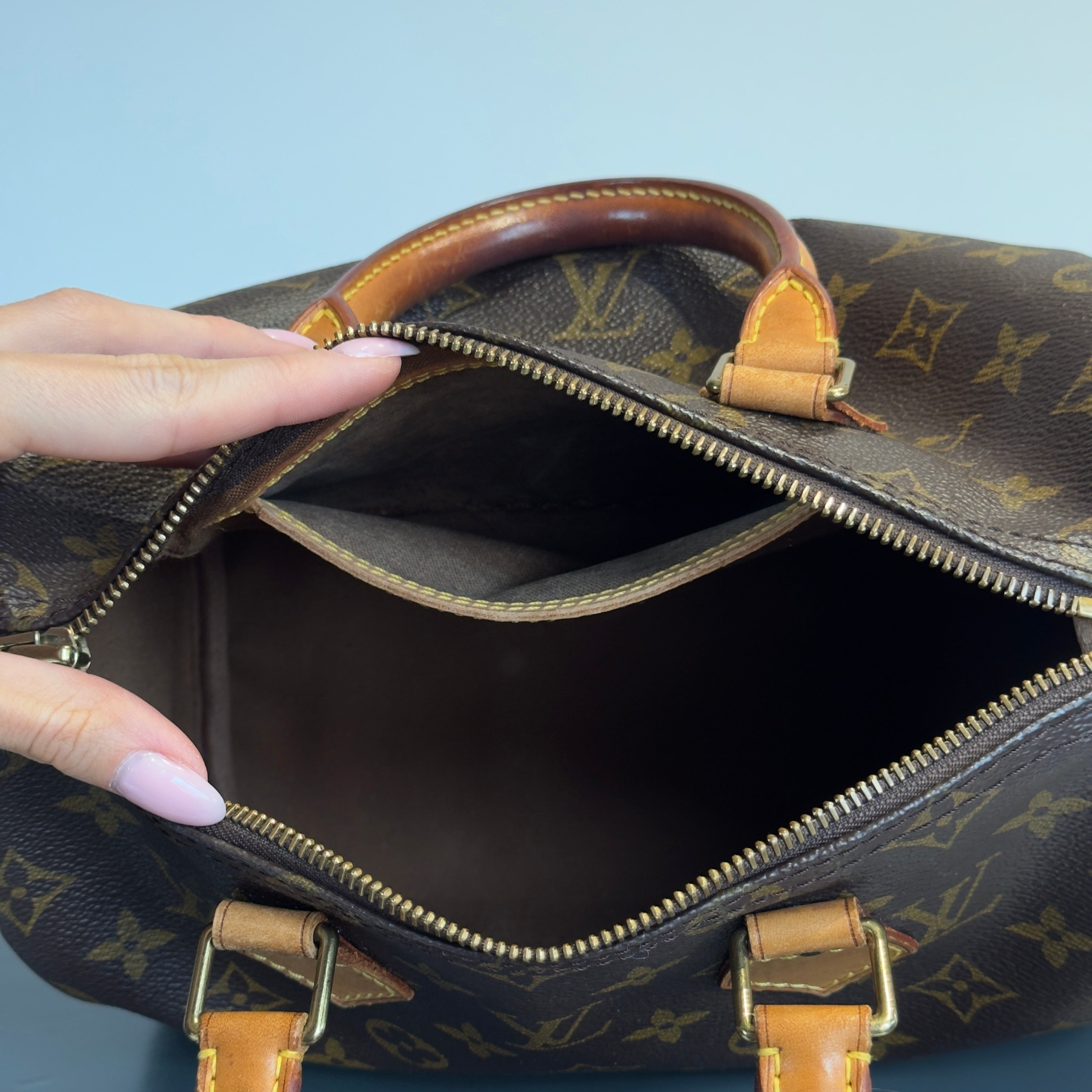 Louis Vuitton Monogram Speedy 25 - Queen May