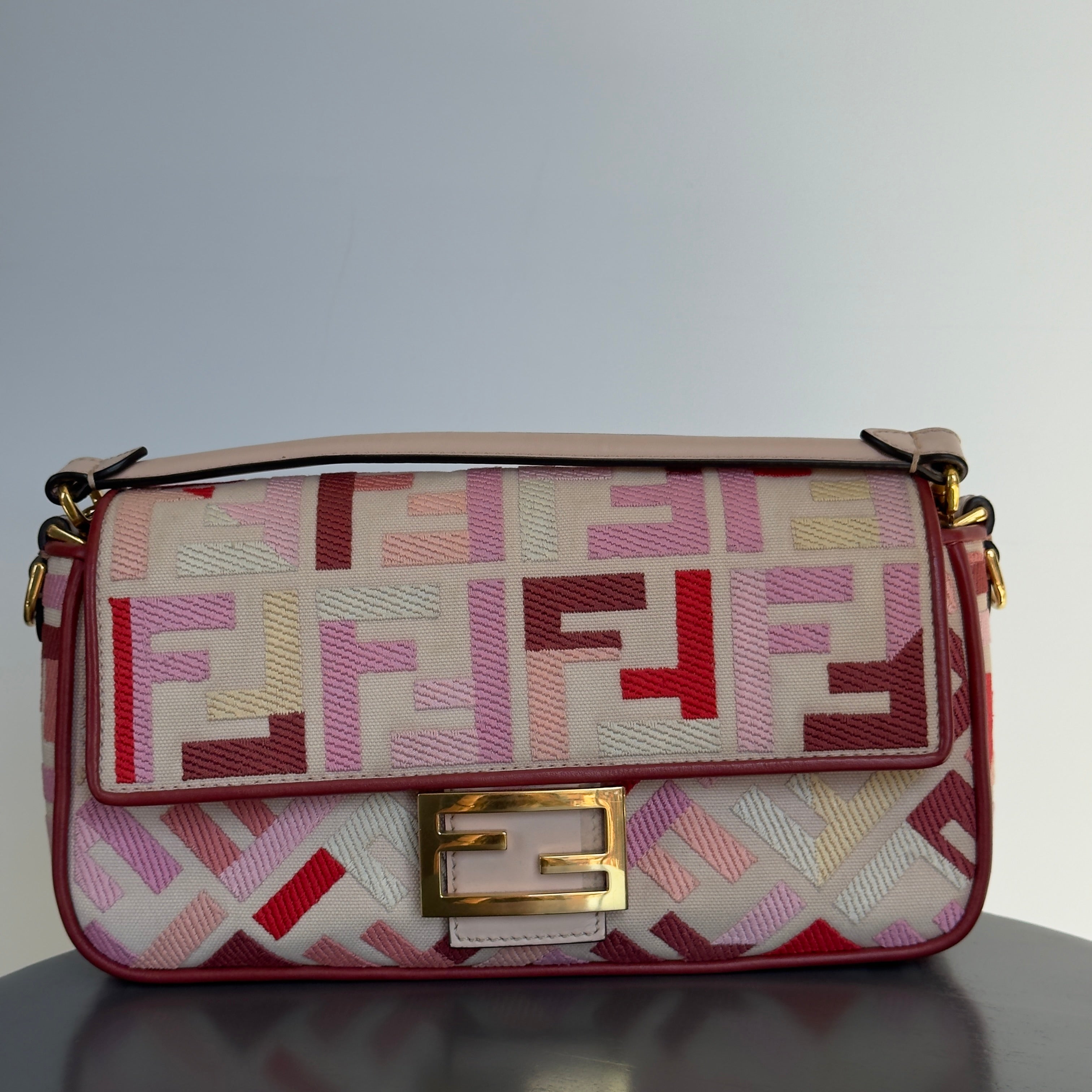 Fendi Canvas Vitello King FF Embroidered Baguette Rosa Quartzo/Bloody Mary Multicolor - Queen May