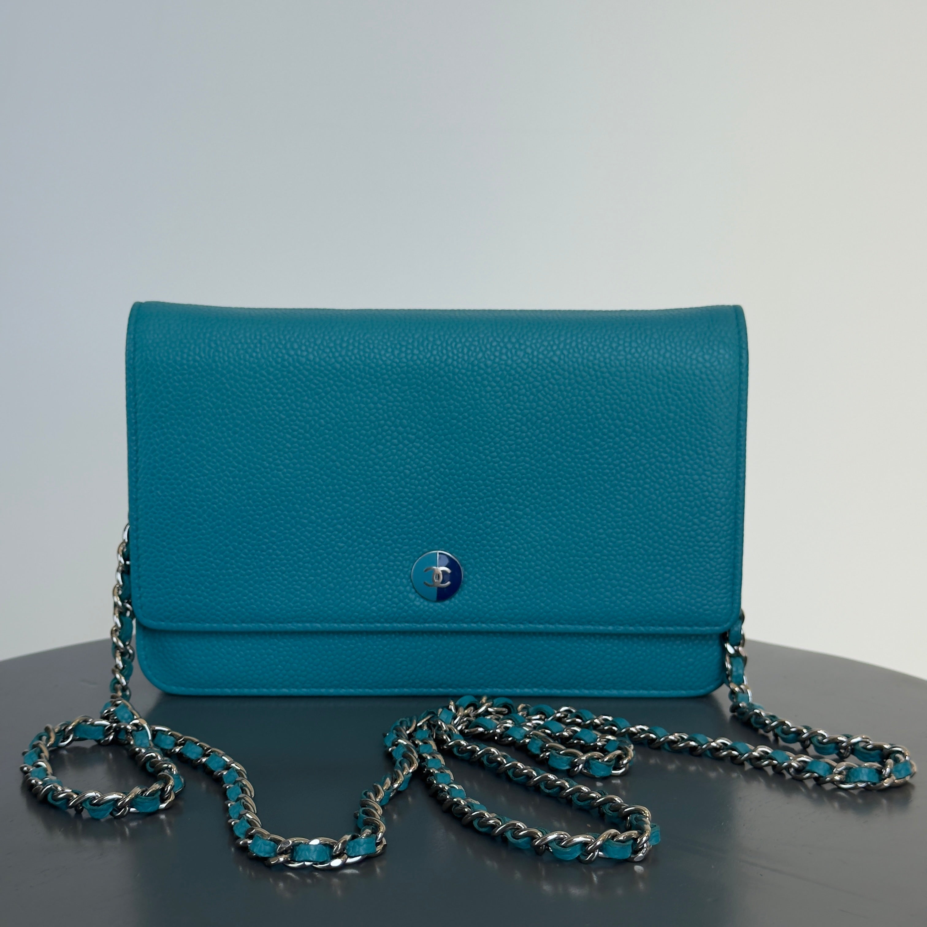Chanel Caviar Bicolor CC Wallet On Chain - Queen May