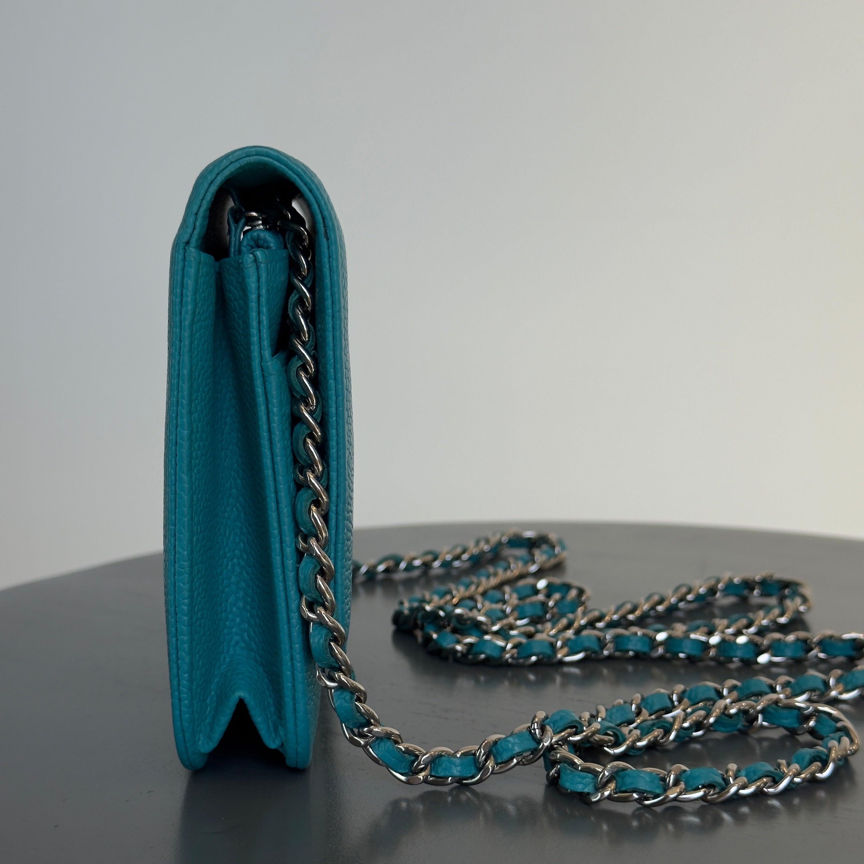 Chanel Caviar Bicolor CC Wallet On Chain - Queen May